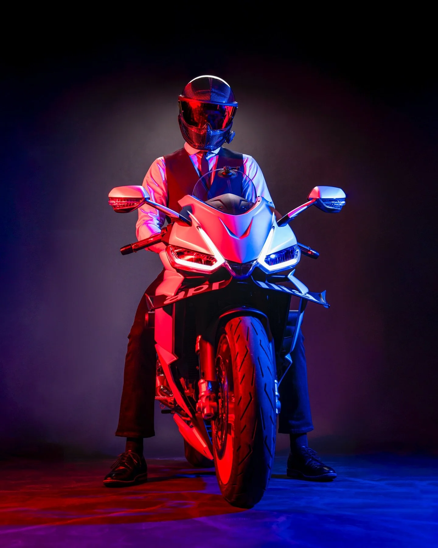 🏍️🏍️🏍️ (5/6)
.
.
.
.
.
.
.
.
.
.
#photography #photographer #portraits #studio #studiolighting #editorial #red #blue #strobe #sony #sonyalpha #camera #lightroom #photoshop #rmcad #rmcadphotographers #motocycle #aprilia #apriliars660 #explore #expl