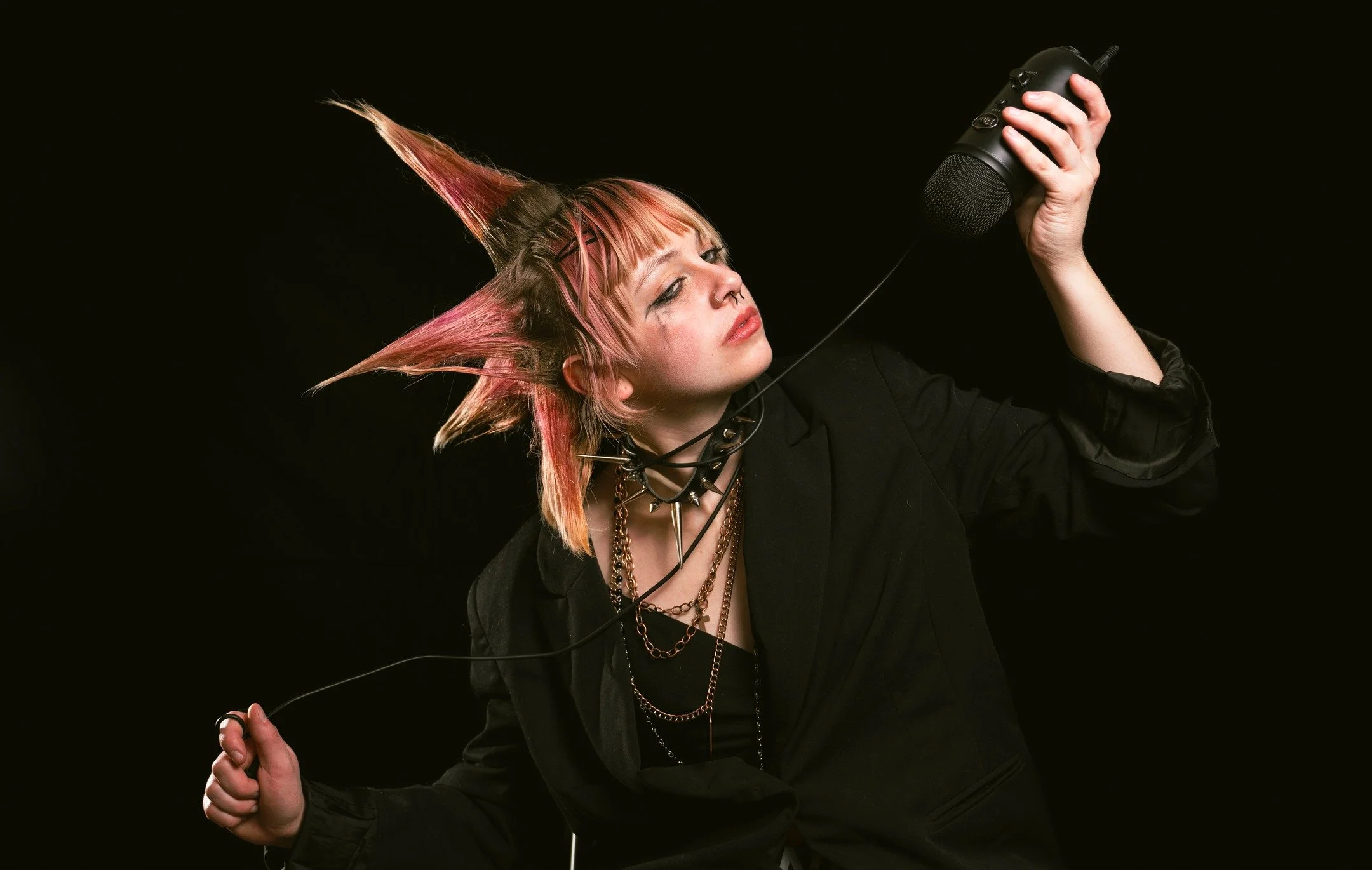🎸🎸🎸(3/3) 
.
.
.
.
.
.
.
.
.
.
#portrait #portraitphotography #studiolighting #lighting #photography #model #mic #black #white #pink #hair #bunny #dustbunny #mask #sony #sonyalpha #camera #lightroom #photoshop #rmcad #rmcadphotographers #explore #e