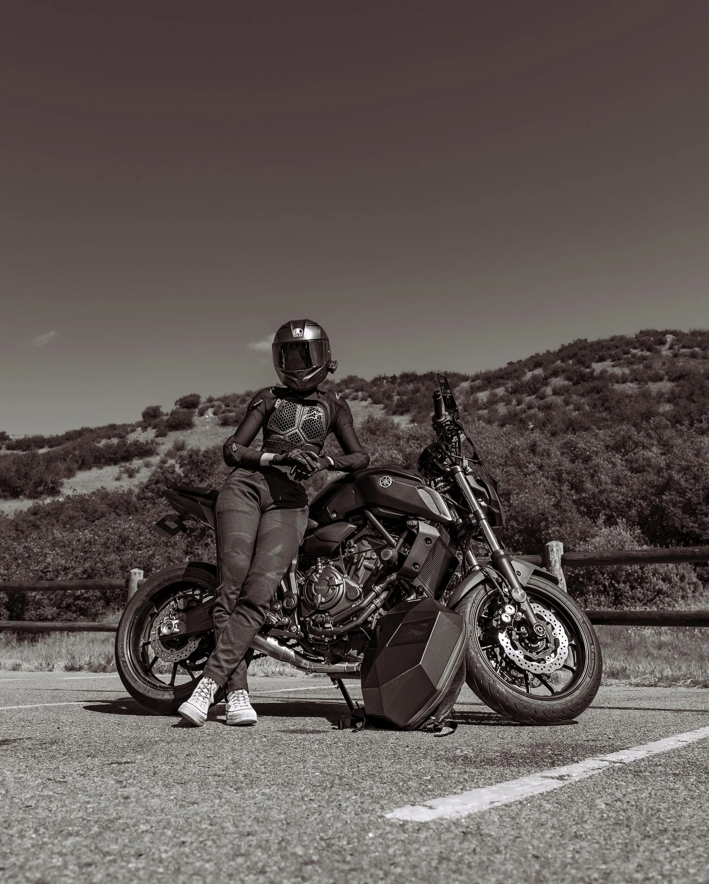 🖤🖤🖤 (3/3)
.
.
.
Special thanks to Kat!
.
.
.
#photography #photo #photograph #blackandwhite #photoshop #lightroom #portrait #product #onlocation #sony #camera #sonyalpha #motorcycle #moto #yamaha #explorepage #explore #cherjay