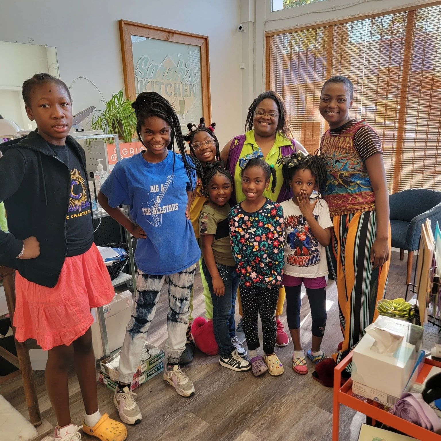 Alright Griot students and families! Are you ready for a competition? 👀🔥
It’s SPIRIT WEEK — October 21–23, 2025 — and it’s time to let the Griot Spirit unleashed!
Show up each day dressed for the theme and bring that