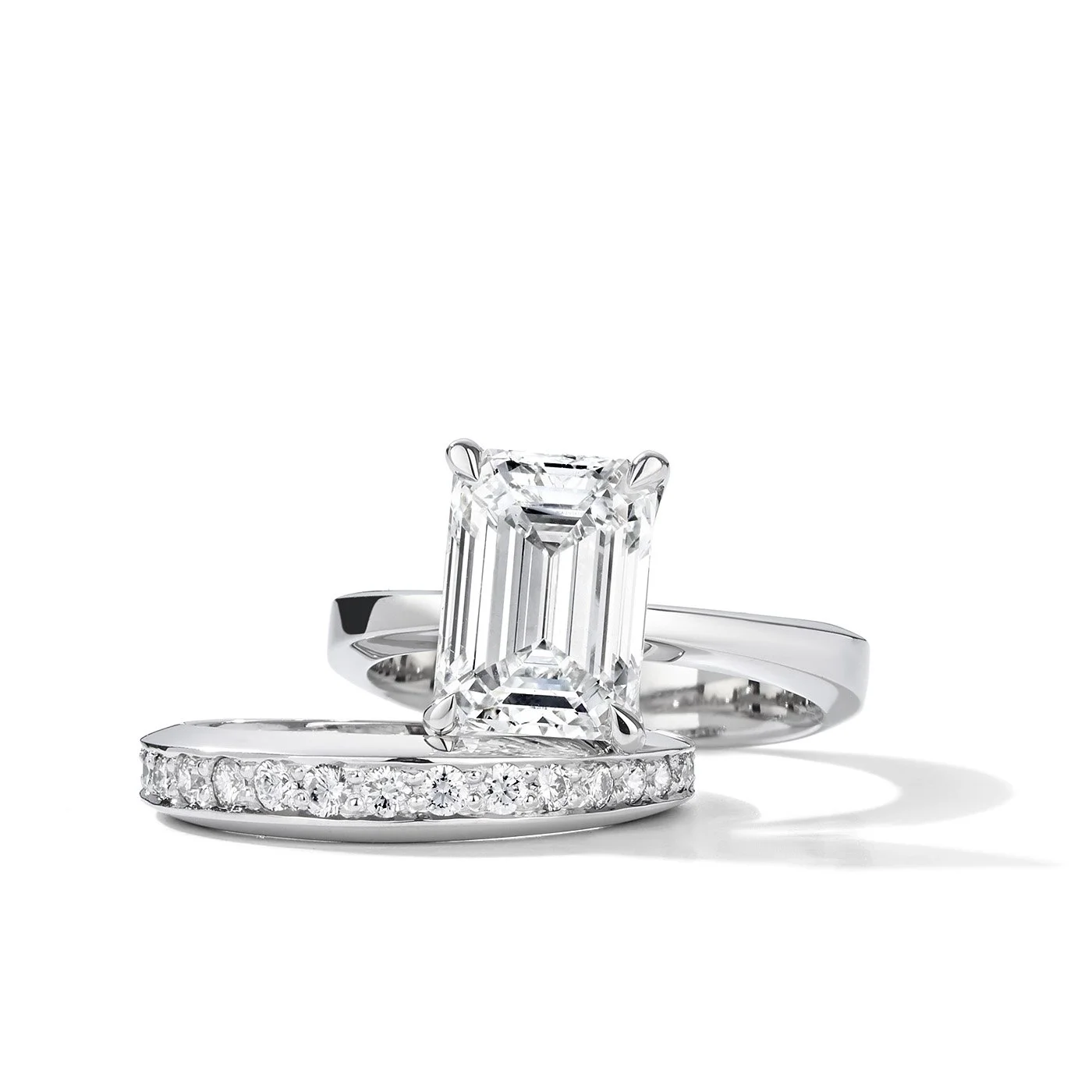 Commercial jewellery image of 2 diamond rings taken for Hardy Brothers in Brisbane by Tom MacDonald