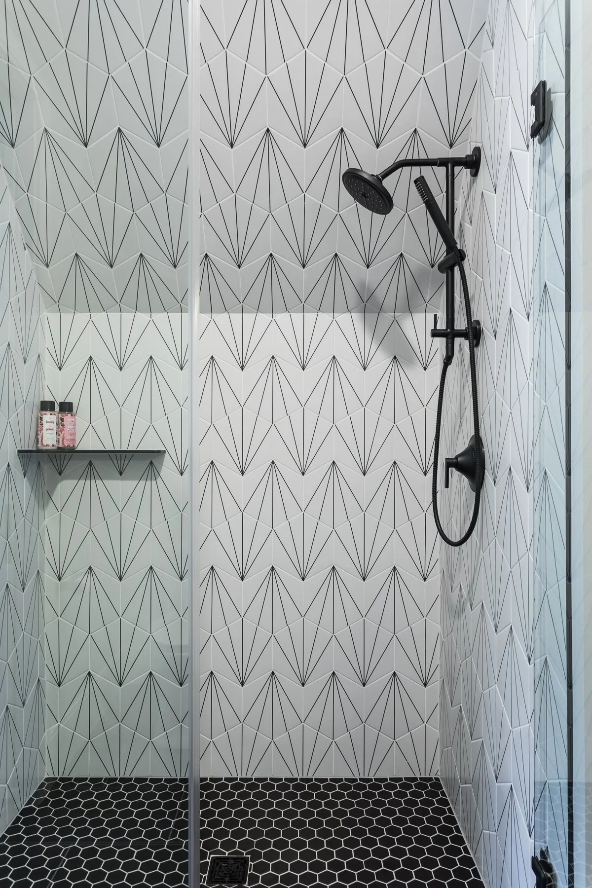 HILLSBOROUGH HOME GALLERY: Interior Design By Michelle Palmer Murphy of DEMI RYAN / Image by Catherine Nguyen Photography