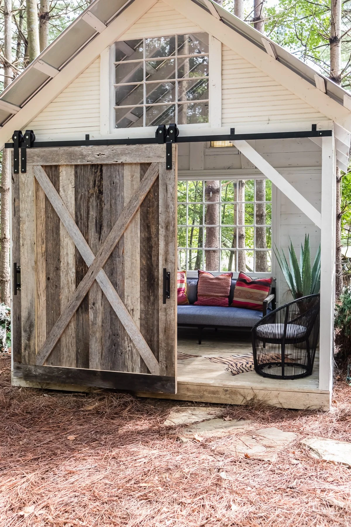 HILLSBOROUGH HOME GALLERY: Interior Design By Michelle Palmer Murphy of DEMI RYAN / Image by Catherine Nguyen Photography