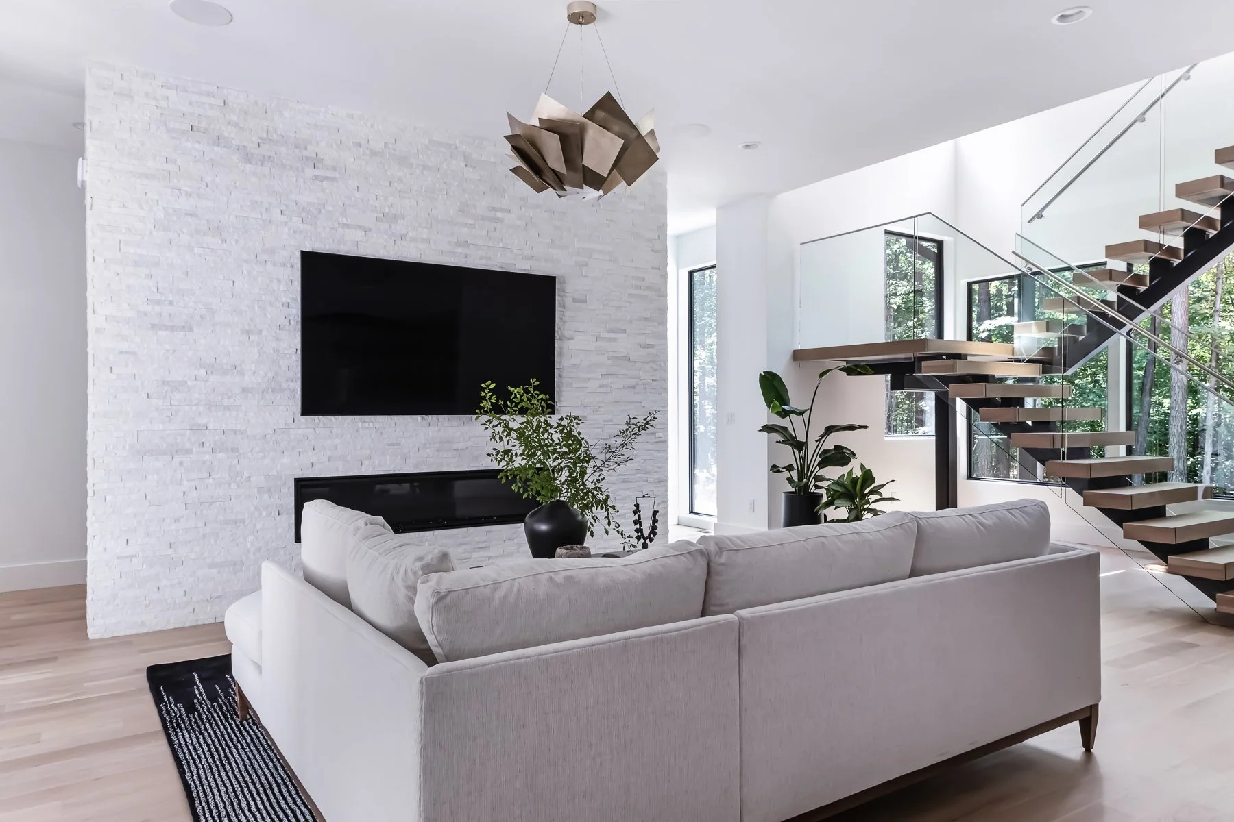 HILLSBOROUGH HOME GALLERY: Interior Design By Michelle Palmer Murphy of DEMI RYAN / Image by Catherine Nguyen Photography