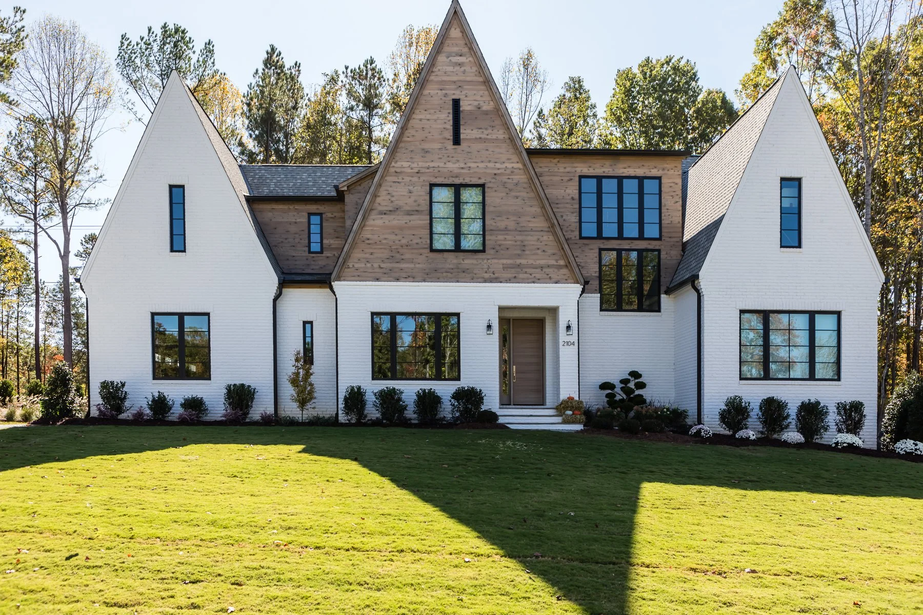 HILLSBOROUGH HOME GALLERY: Interior Design By Michelle Palmer Murphy of DEMI RYAN / Image by Catherine Nguyen Photography