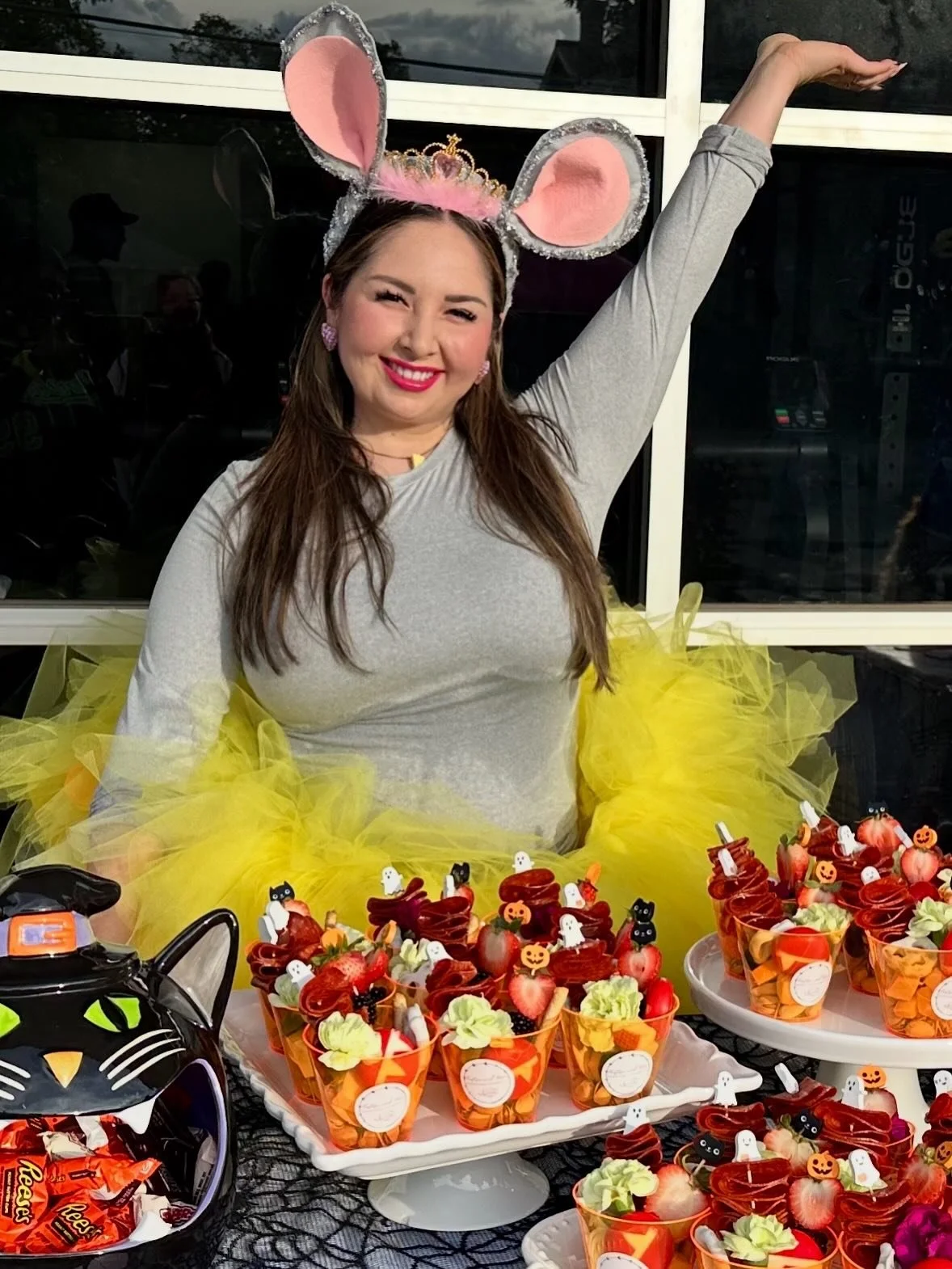 I’m so grateful to be invited back for the annual @iffhealth @iffhmedspa Trunk or Treat event! The turnout was amazing this year, 3 years in a row and it just keeps getting better every time!
150 charcuterie cups &  2 bags of Halloween can