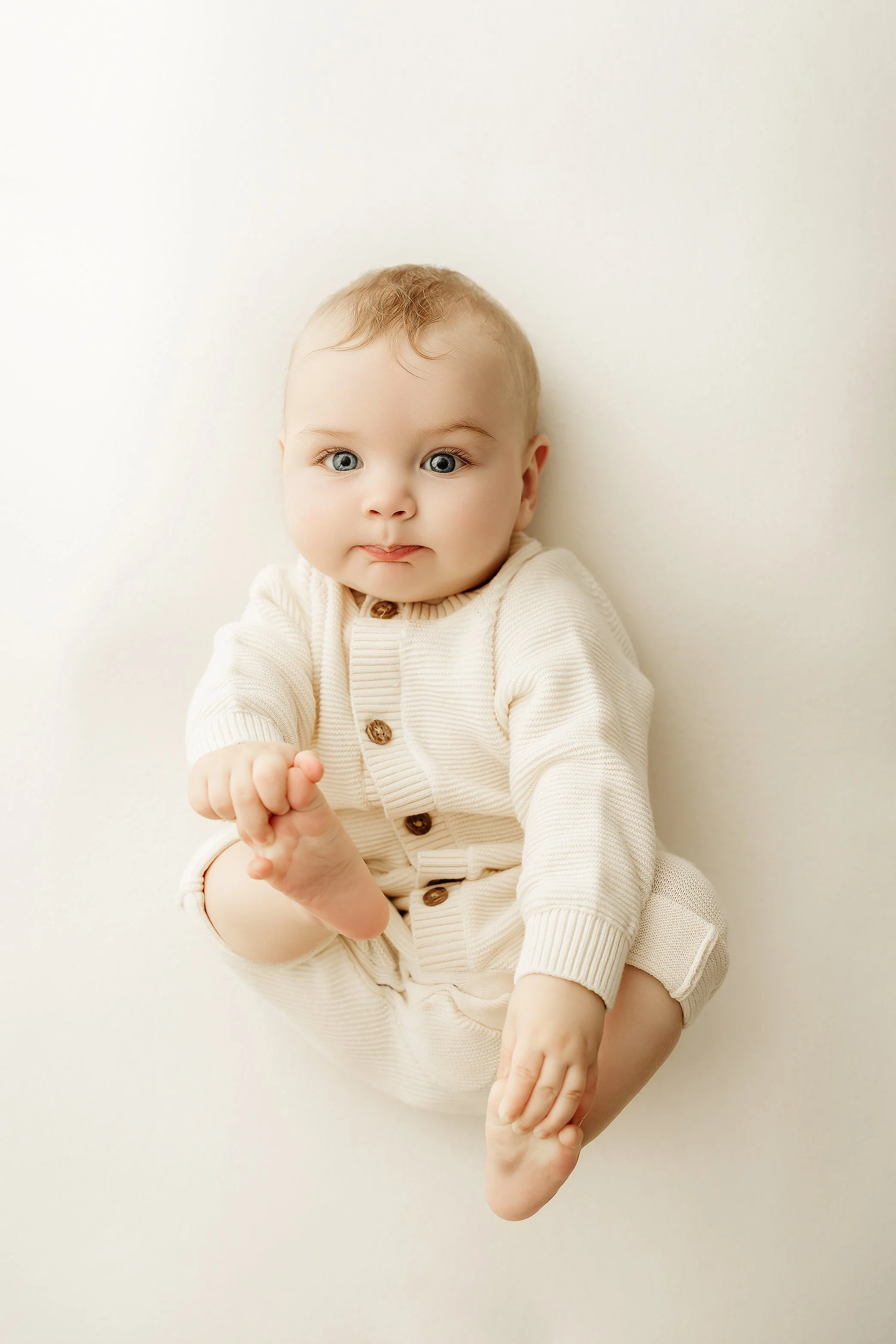 Baby milestone photos Brisbane, natural light style sitter session