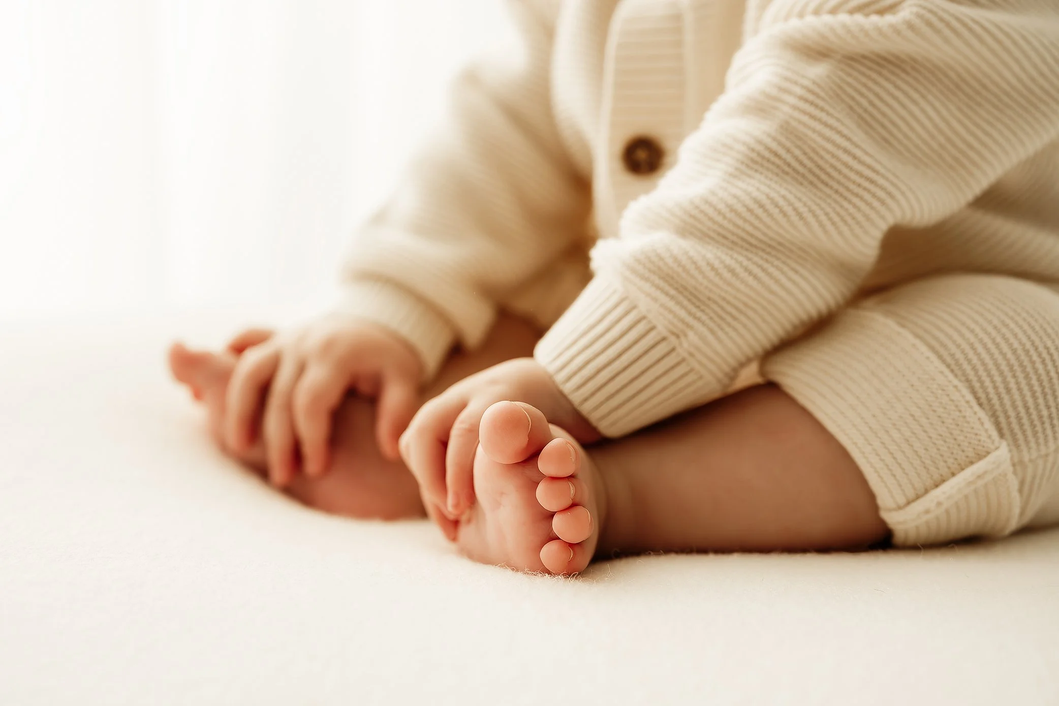 Baby milestone photos Brisbane, natural light style sitter session