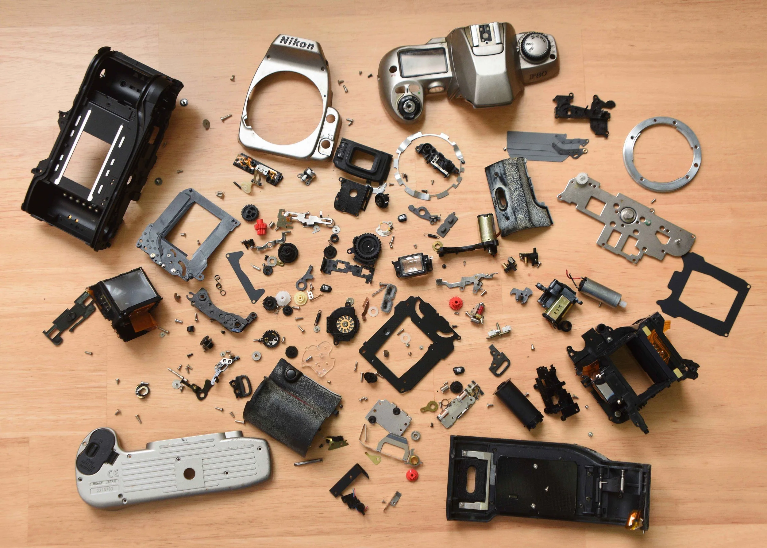 Loose Pieces 01(F80 film camera), 2024. Colour Photography, 50x70cm