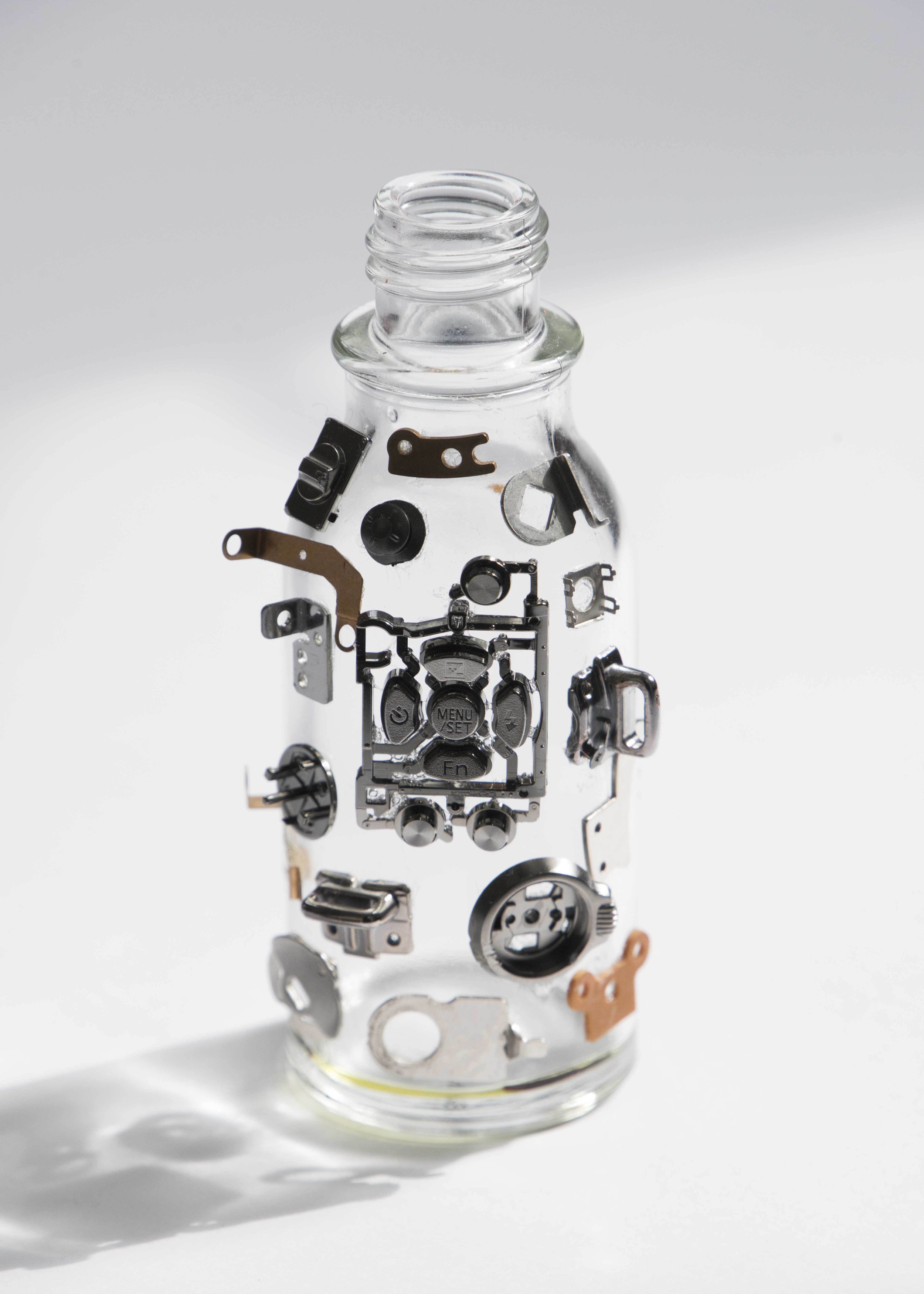 Loose pieces (Container)01, 2022. Colour Photography, 40x30cm