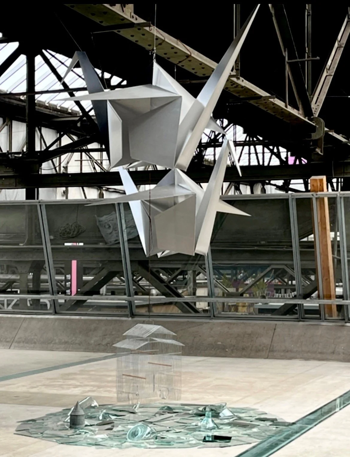 Fly to me my enemy, 2024, metal, glass, pictures, mirror glass, installation