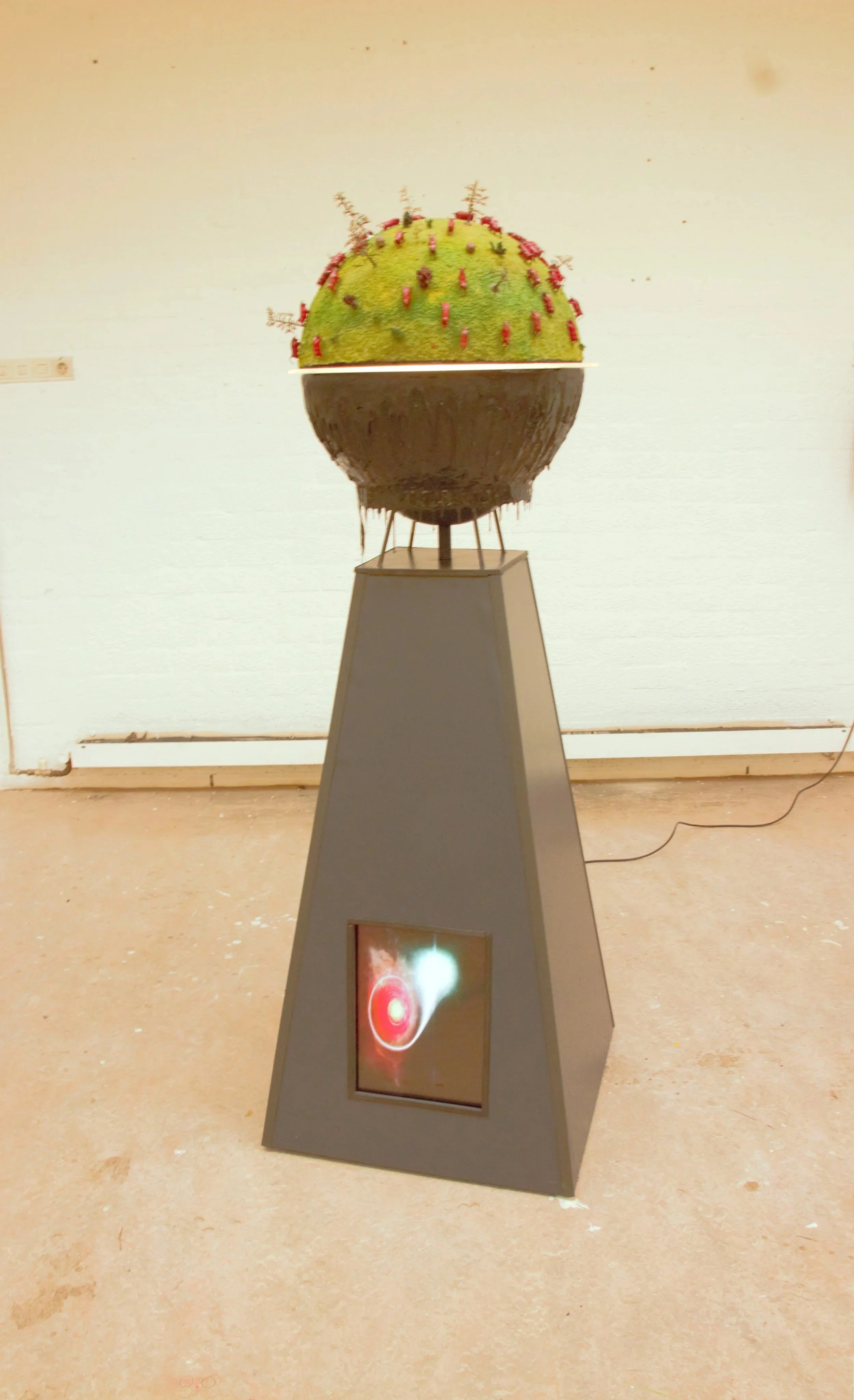 Study for a New Planet, 2024, Mixed Media/ Video, 60 x 60 x 180 cm