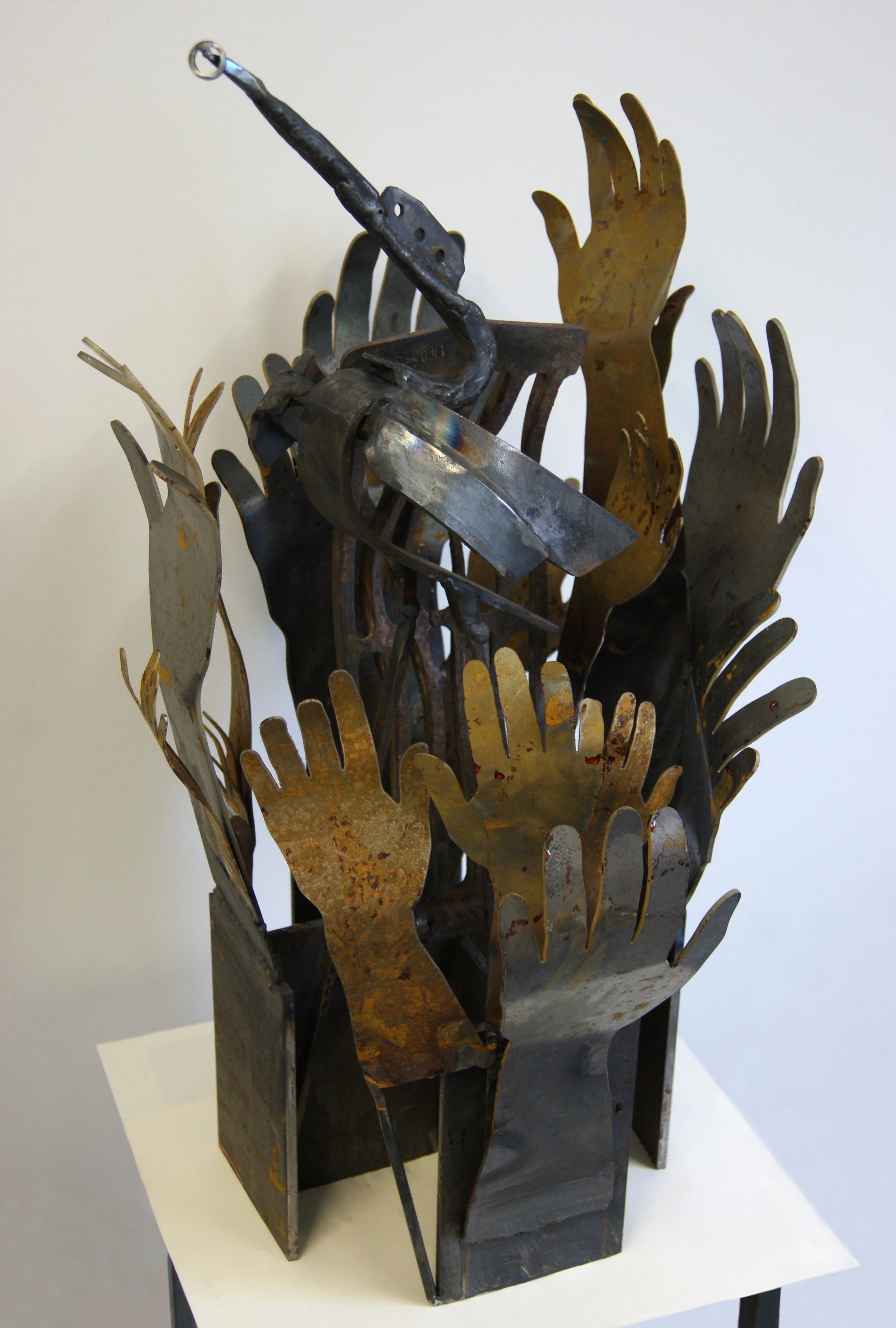 Phoenix, 2021. Iron, 76 x 47 x 42 cm.