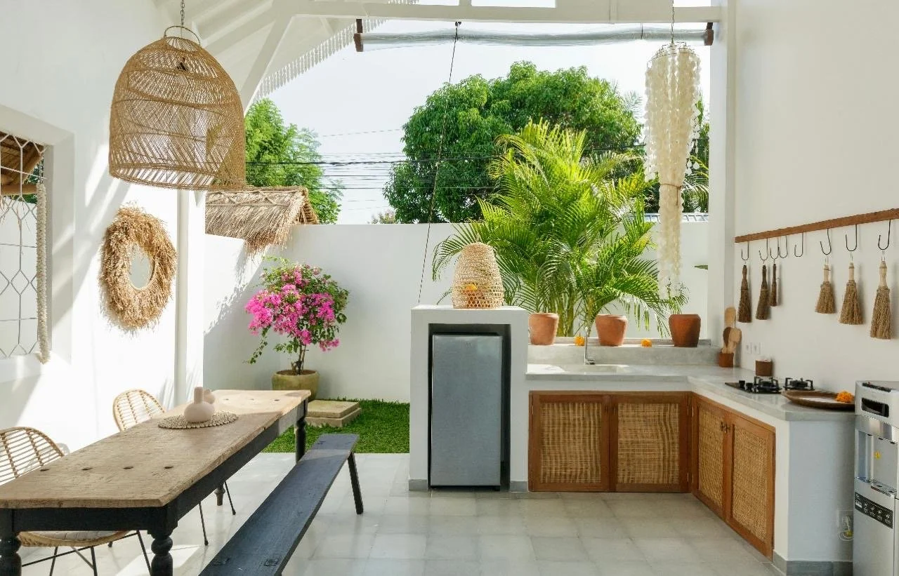 Villa 5 kitchen and Dining.JPG