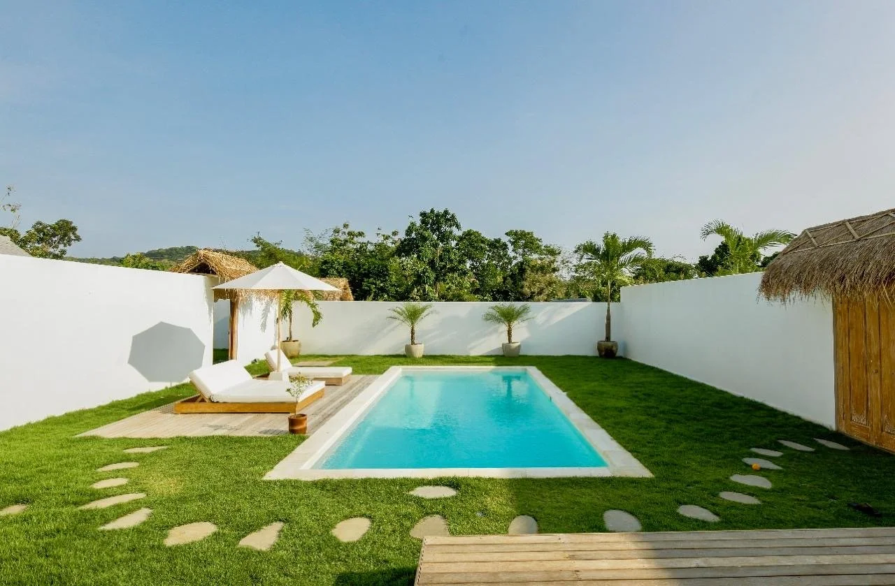 Villa 5 Pool and garden.JPG