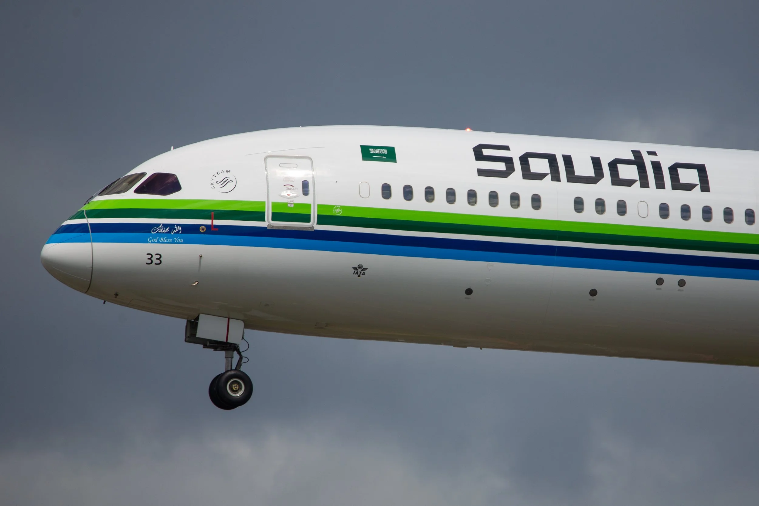 LGW Saudia Old Livery 787