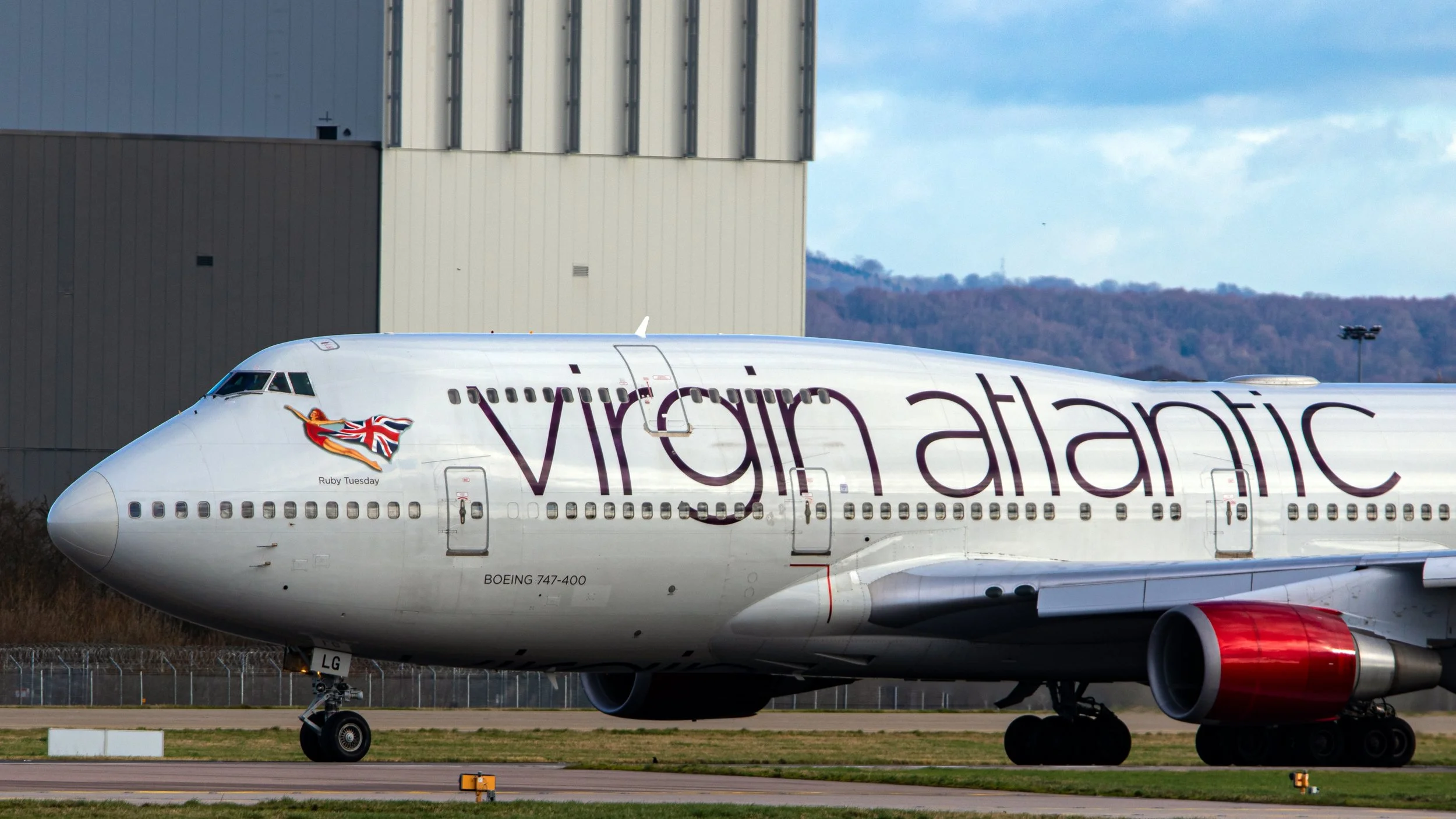 LGW Virgin 747-400