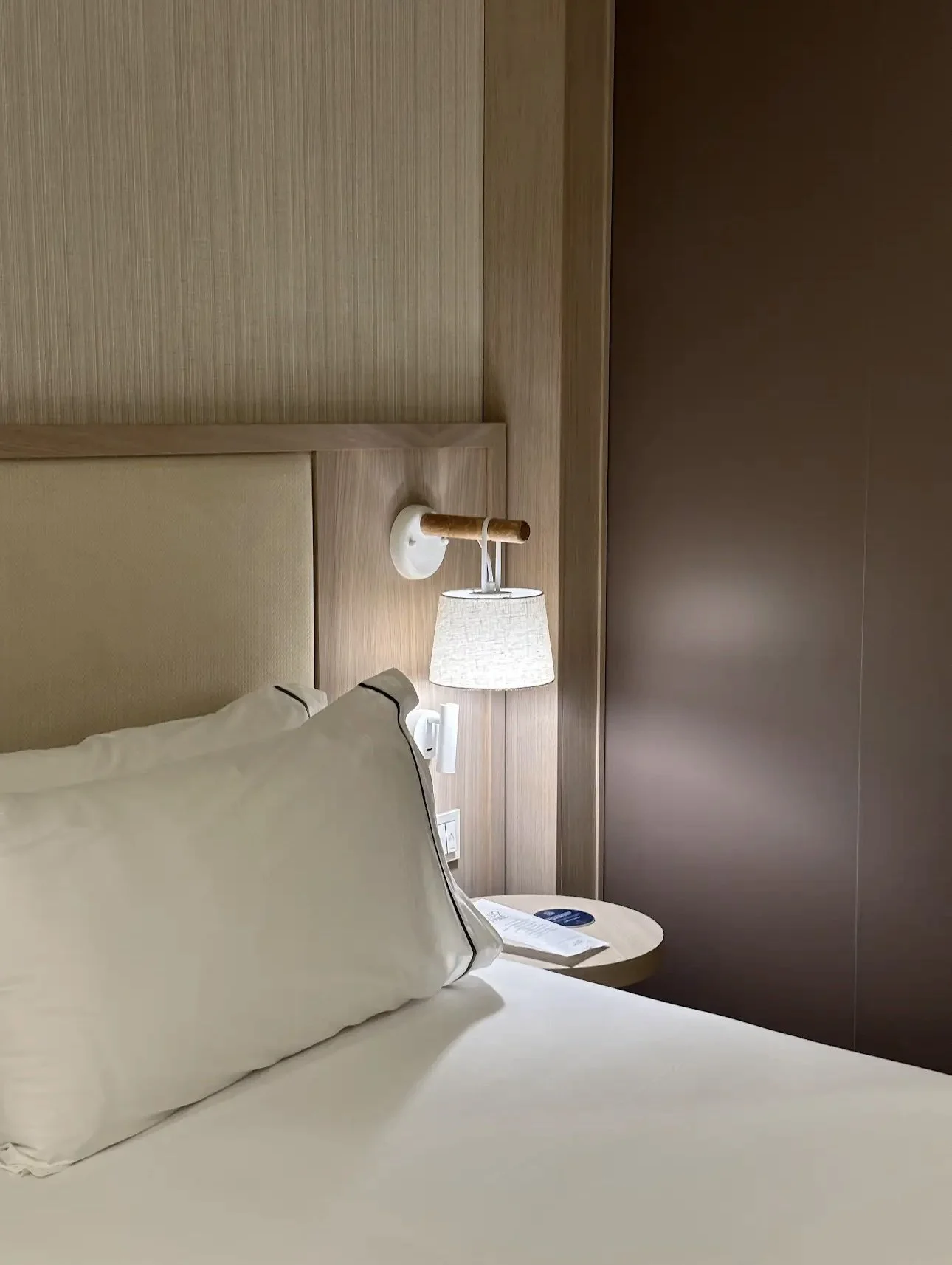 hotel_2_room.jpeg