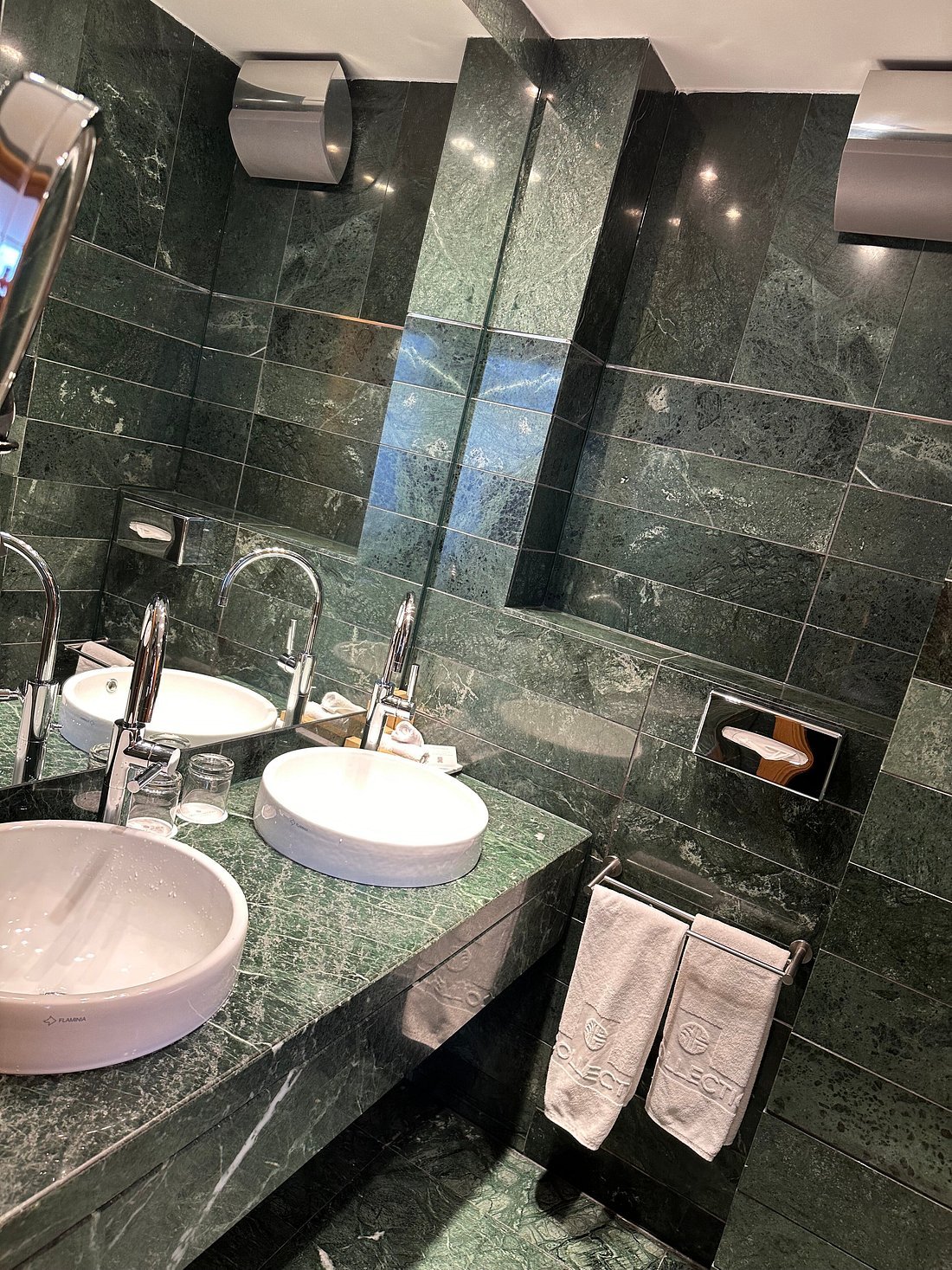 nh_bathroom.jpg