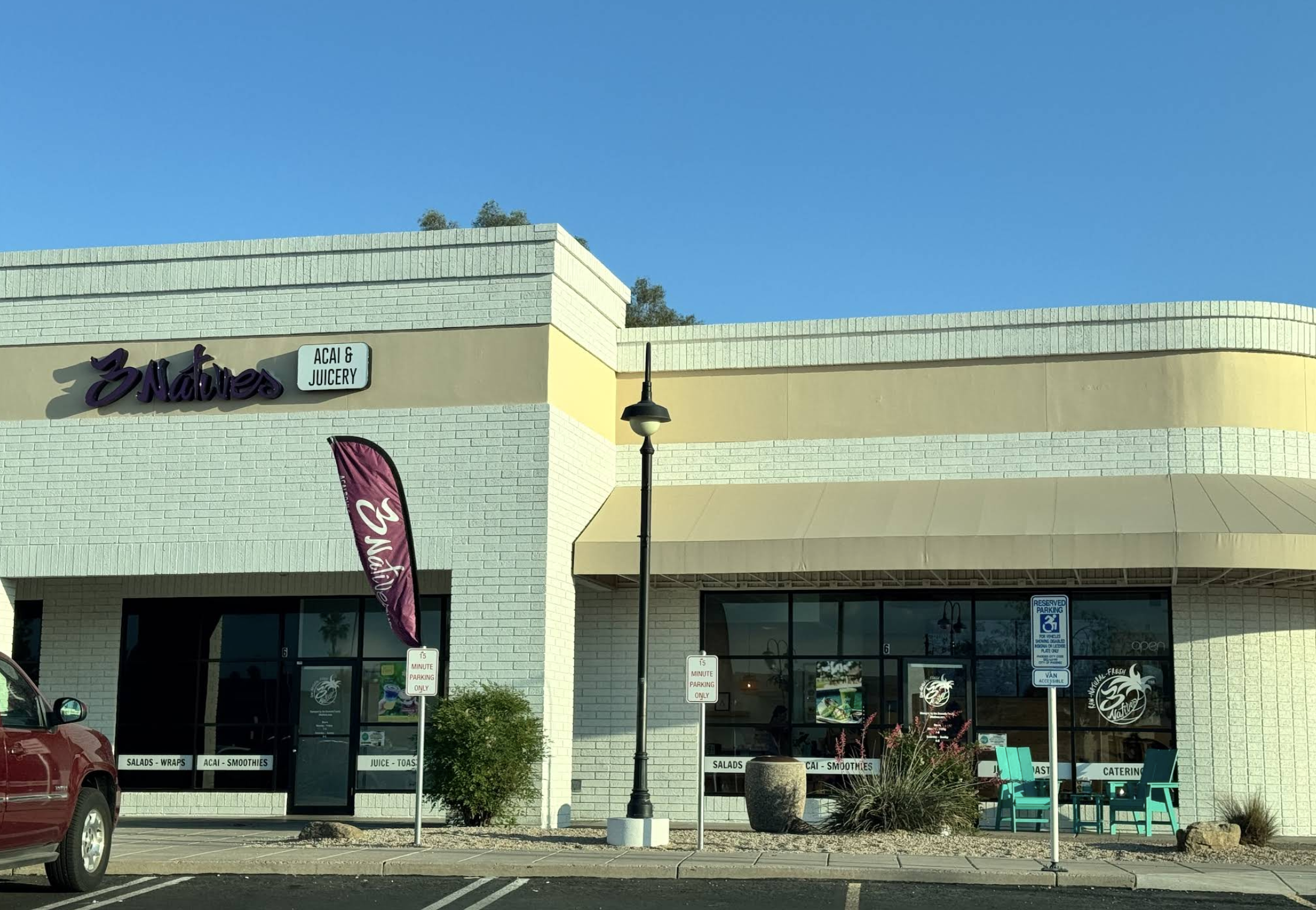 Healthy Cafés in Scottsdale &amp; Phoenix That Actually Work for Solo Dining