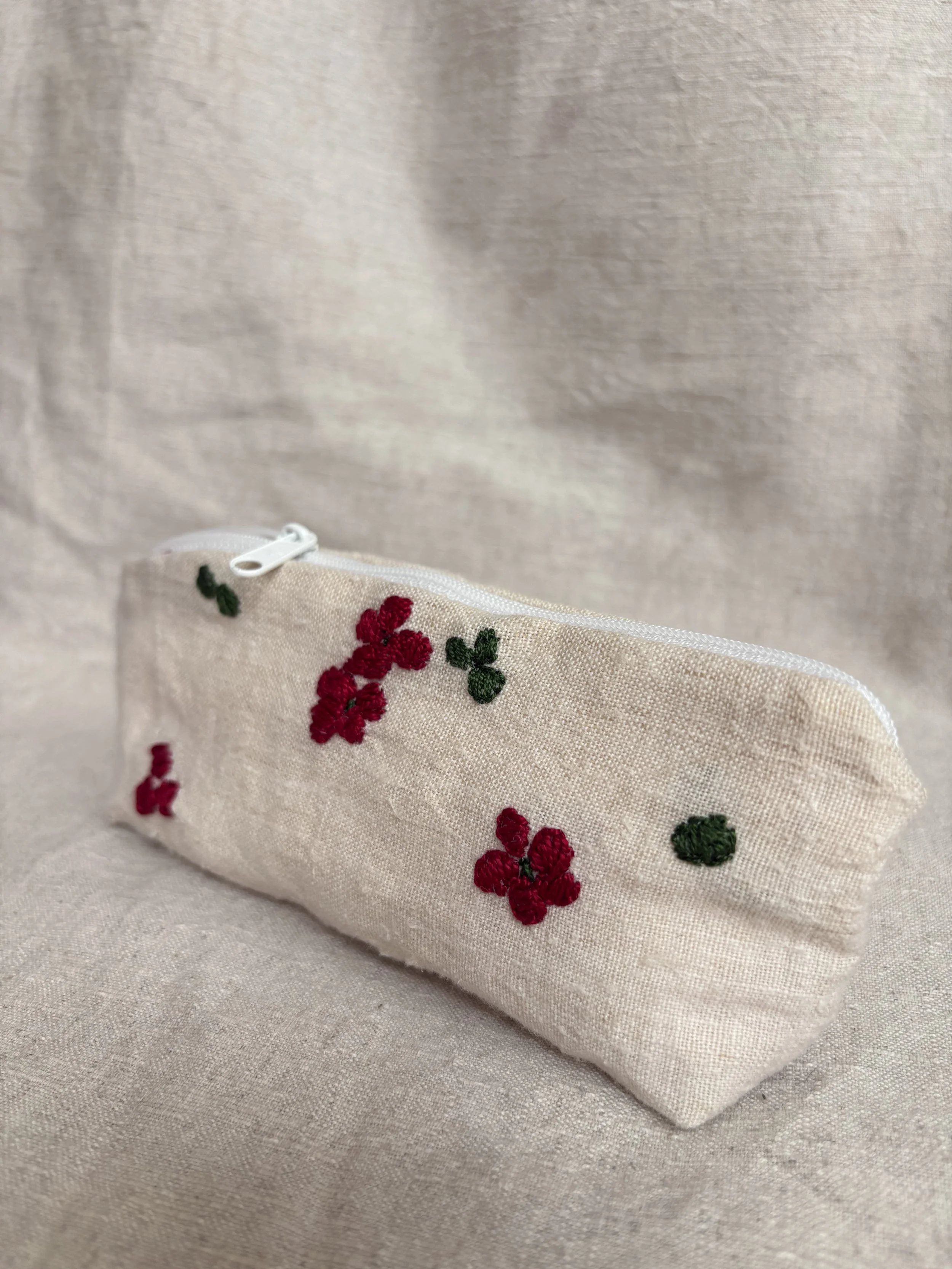 Necessaire handbestickt