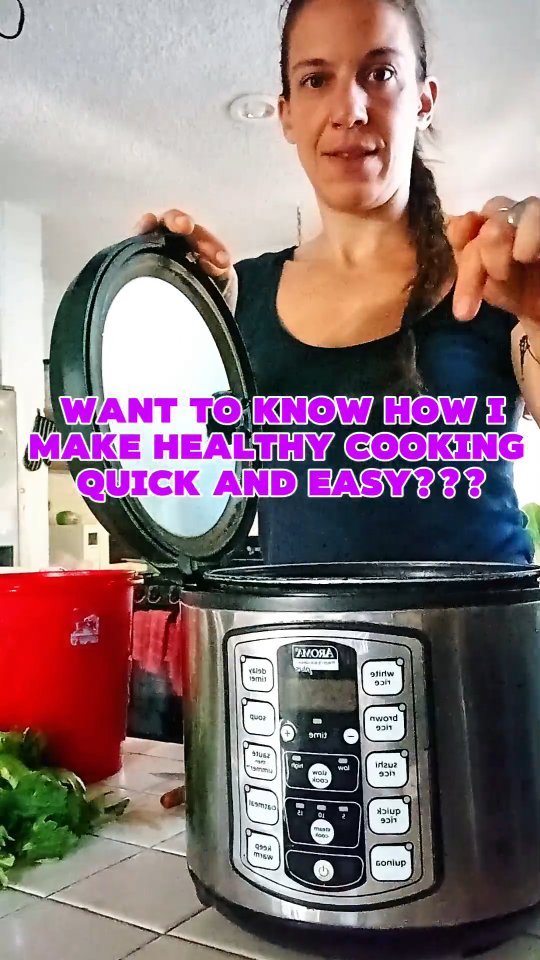 Ever wish healthy meals could cook themselves?
It's possible π€Έ‍βοΈπ₯³
1οΈβ£ Load your Instant Pot with quinoa, lentils, carrots, celery, peppers, courgette, spinach, green beans, fresh turmeric, and your favourite seasoning. You can mix it up&mdas