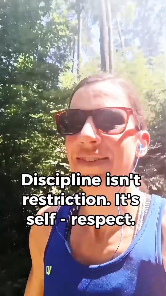 Discipline isn’t punishment. It’s the highest form of self-respect. β€οΈ
It’s choosing long-term alignment over short-term comfort — on your mat, in your kitchen, or out on that morning run.
Most people keep negotiating with t
