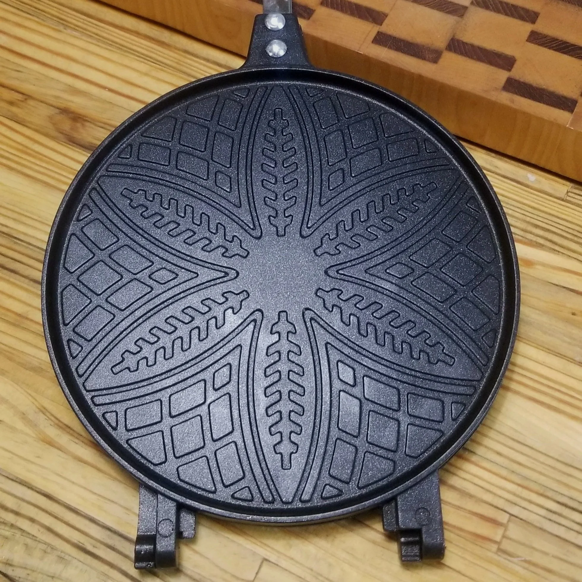 Pizzelle iron