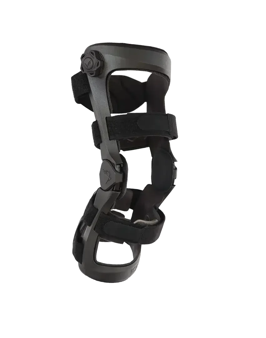 ascender-knee-brace-closeup-hinges-black