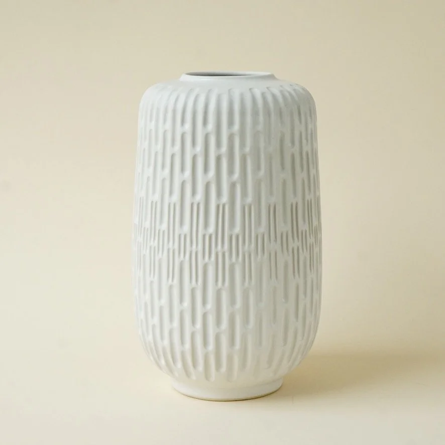 1018 vase