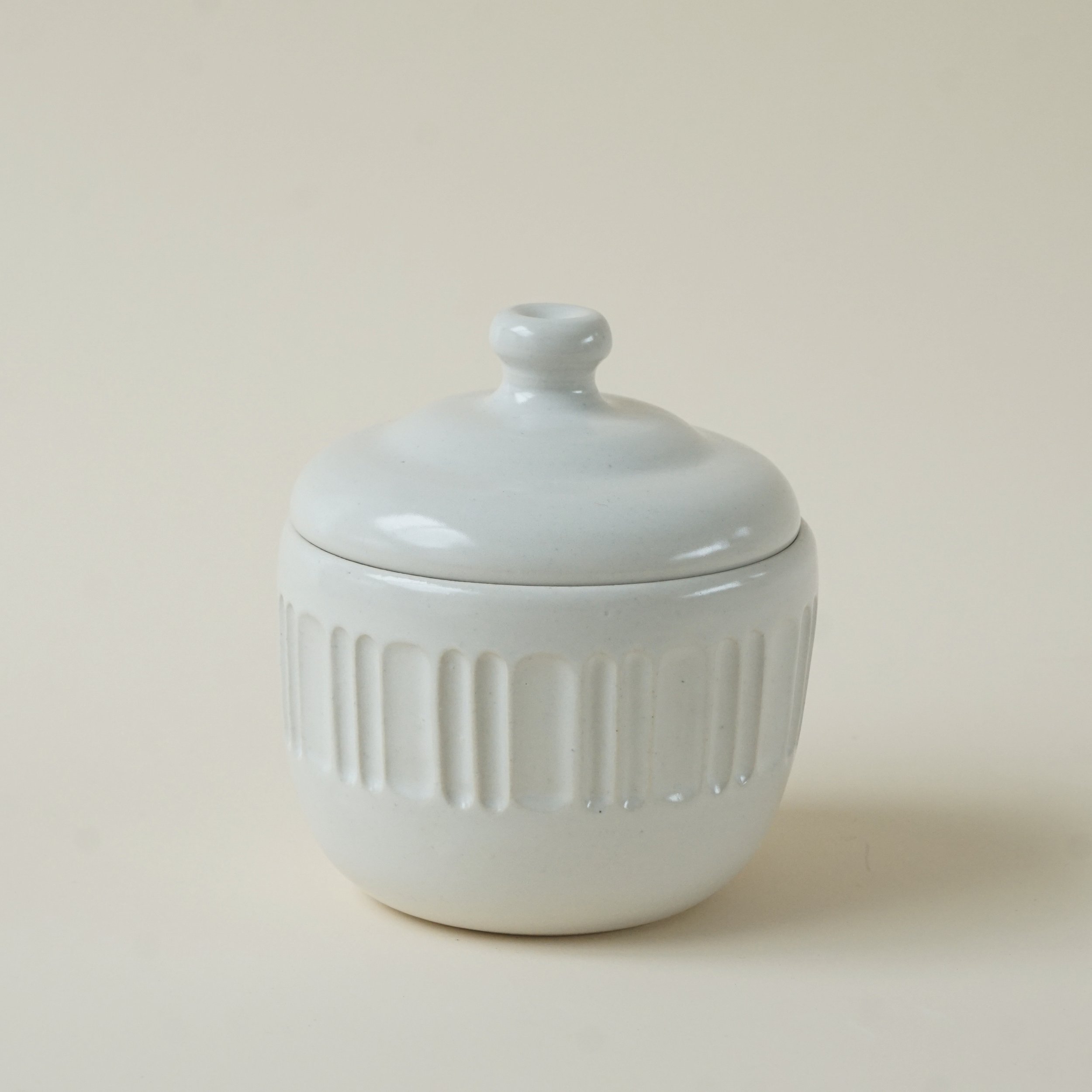 865 lidded jar