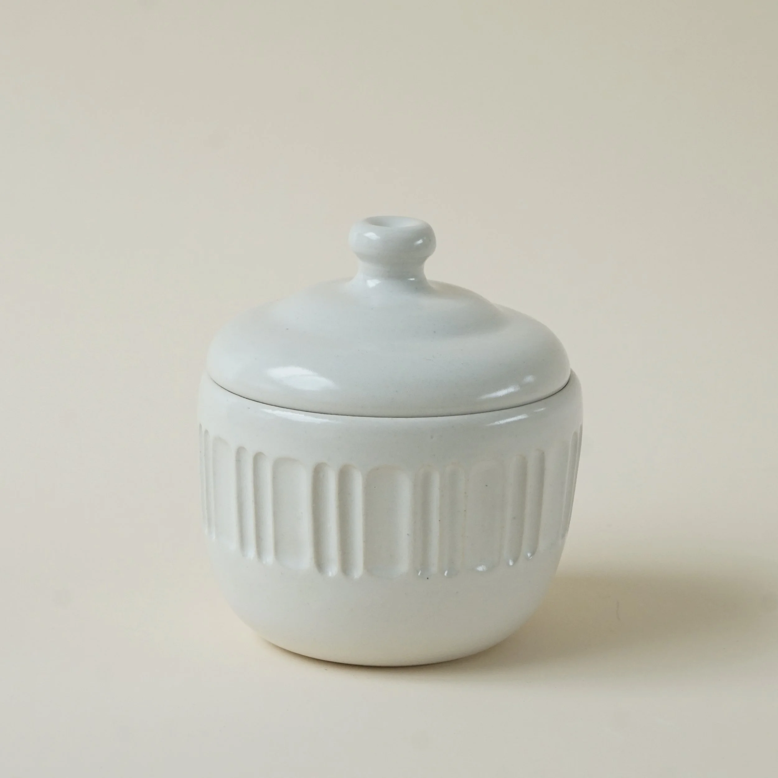 1003 lidded jar