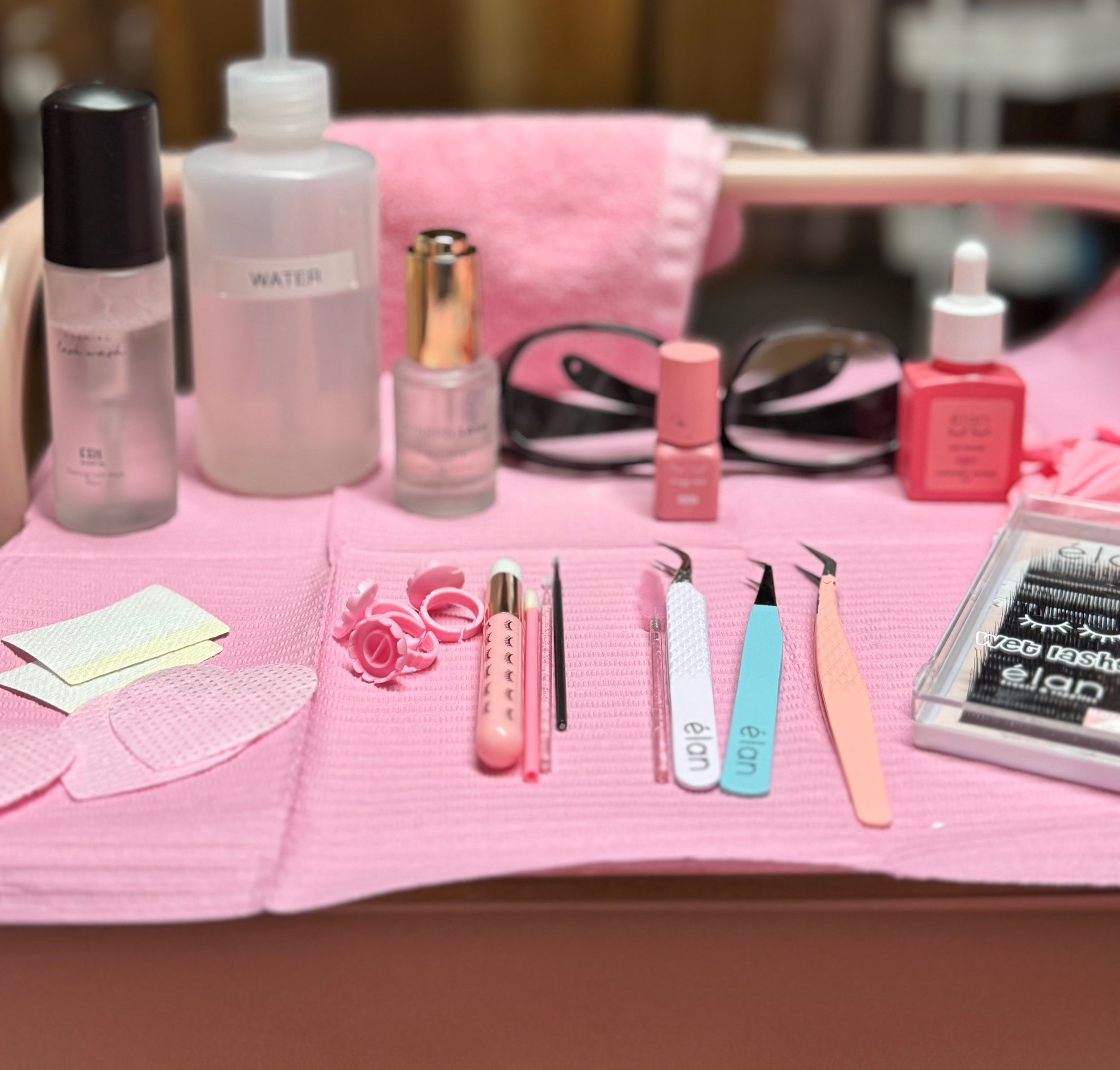 Lash Lift vs Lash Extensions: Which One Is Right for You?