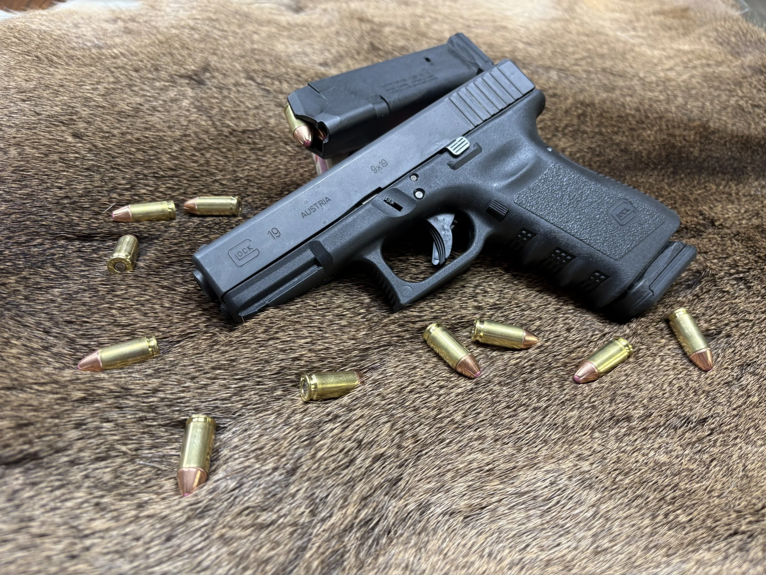 Glock 19 2 mags no box