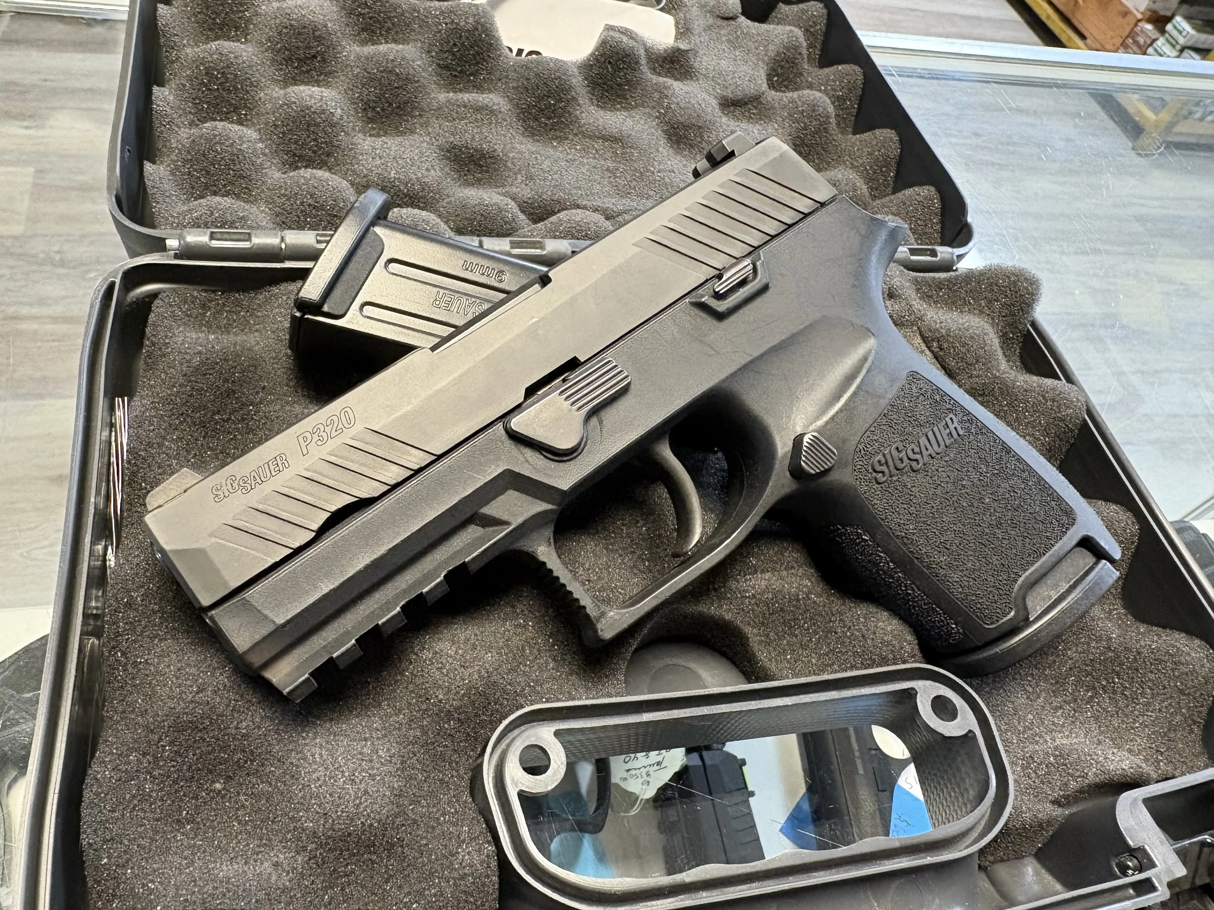 Sig Sauer P320 9mm factory box 2 mags