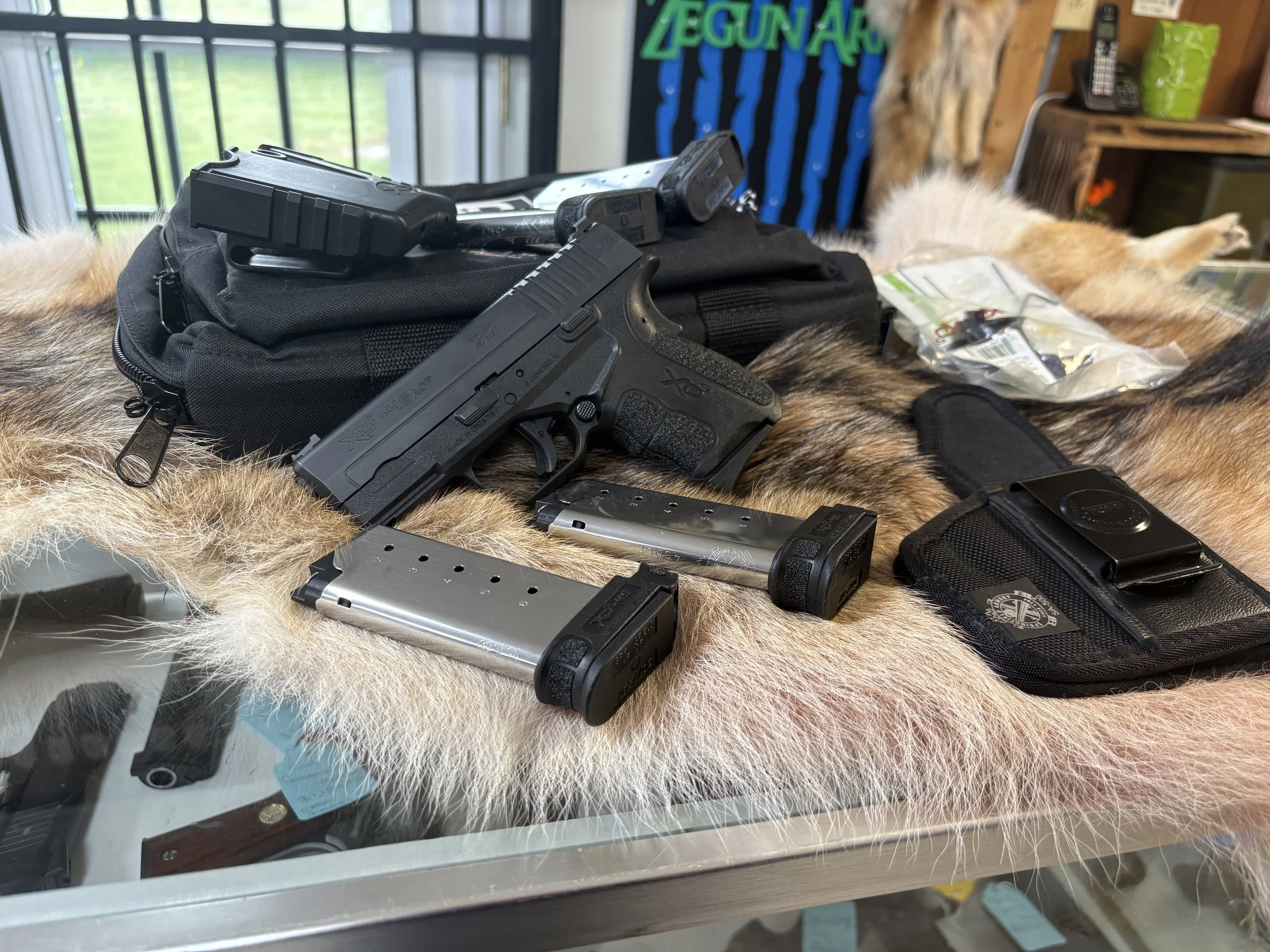 Springfield XDS-45 45ACP 5 mags carry bag, holster, mag holder, Viridian