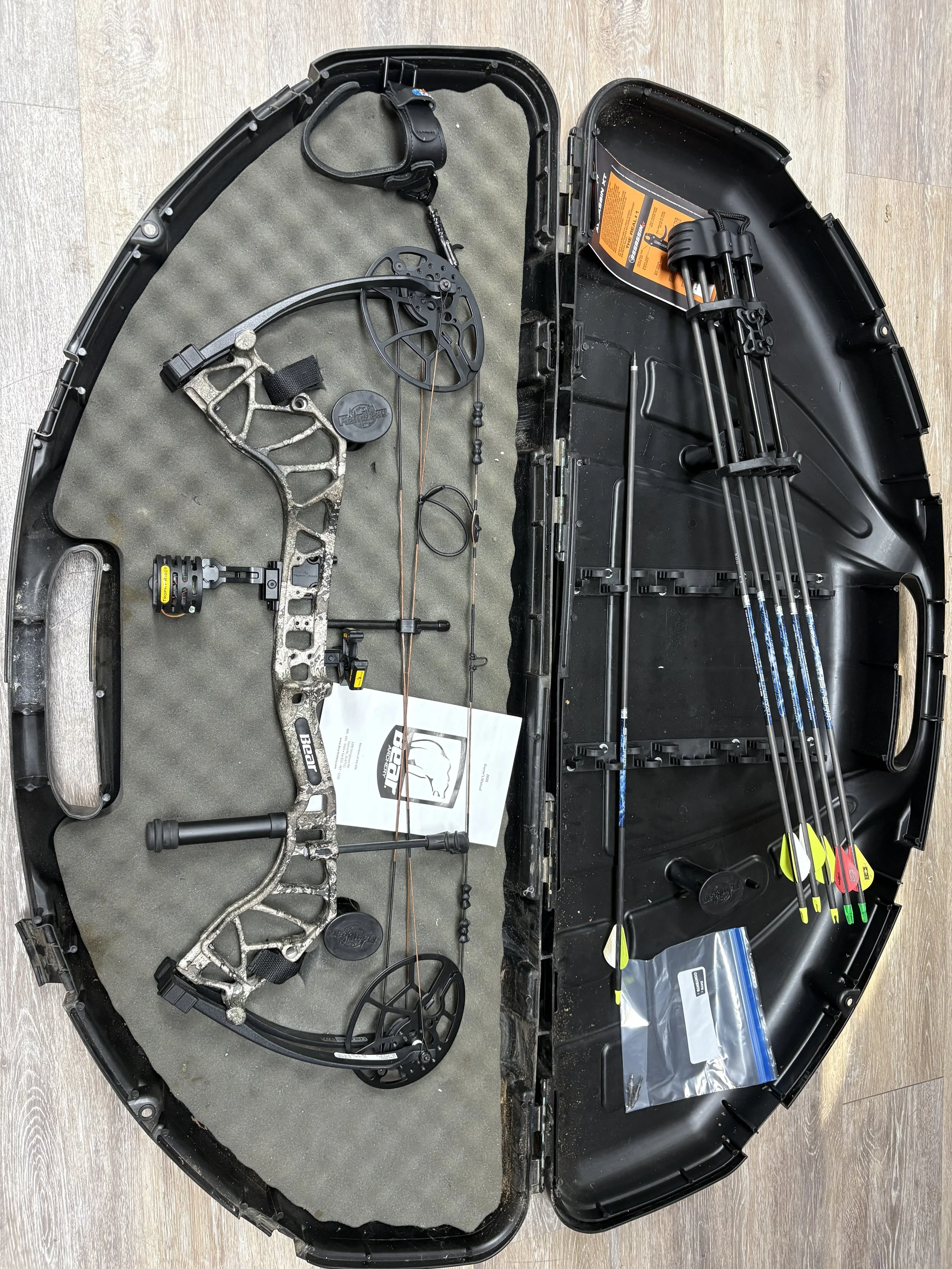 Bear Archery consignment ,case, arrows included