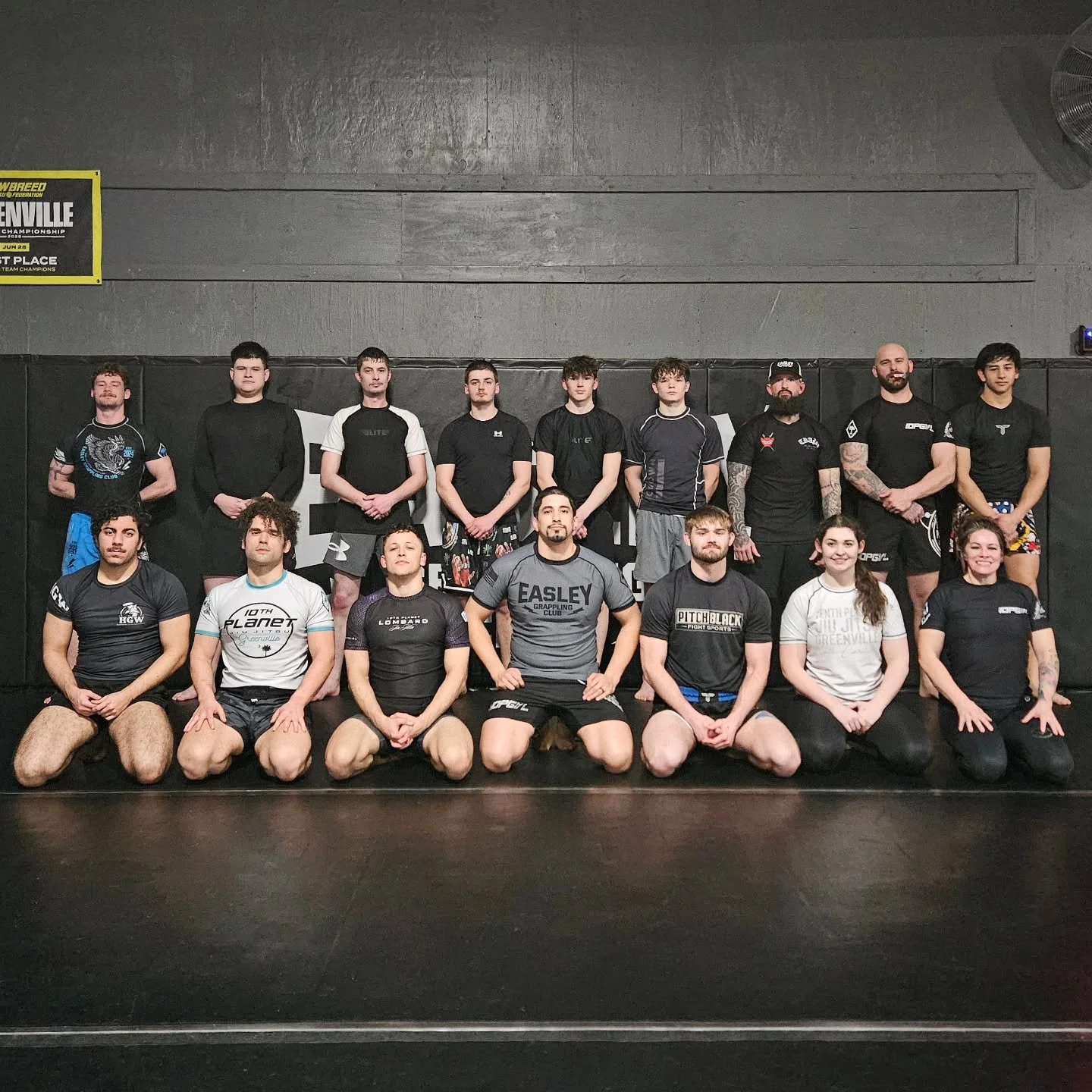 A day on the mats is a good day. 

Lets make tomorrow a good day. 

Join us for:
-6:00 AM Mixed Level Jiu-Jitsu 
-6:00 PM Takedown Fundamentals 
-7:00 PM Mixed Level Jiu-Jitsu 
.
.
.
.
#EGC #EasleyGrapplingClub  #NoGi #JiuJitsu #Wrestling