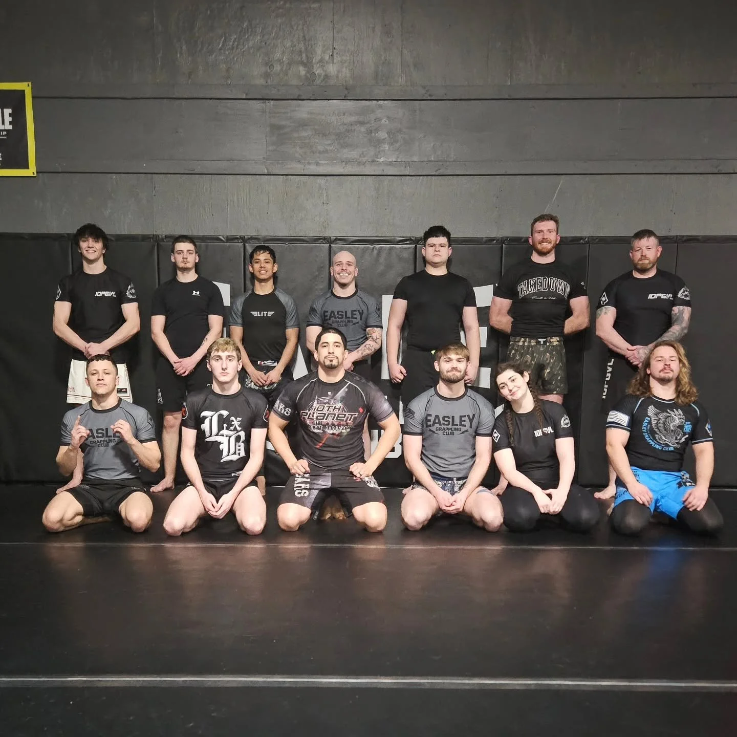 Takedown Fundamentals followed by Mixed Level Jiu-Jitsu! 🔥 Photocred: @CaseBurger_ 🍔 

Tomorrow we're back at it: 
-6:00 PM Jiu-Jitsu Fundamentals 
-7:00 PM Mixed Level Jiu-Jitsu 
.
.
.
.
#EGC #EasleyGrapplingClub  #NoGi #JiuJitsu #Wrestling