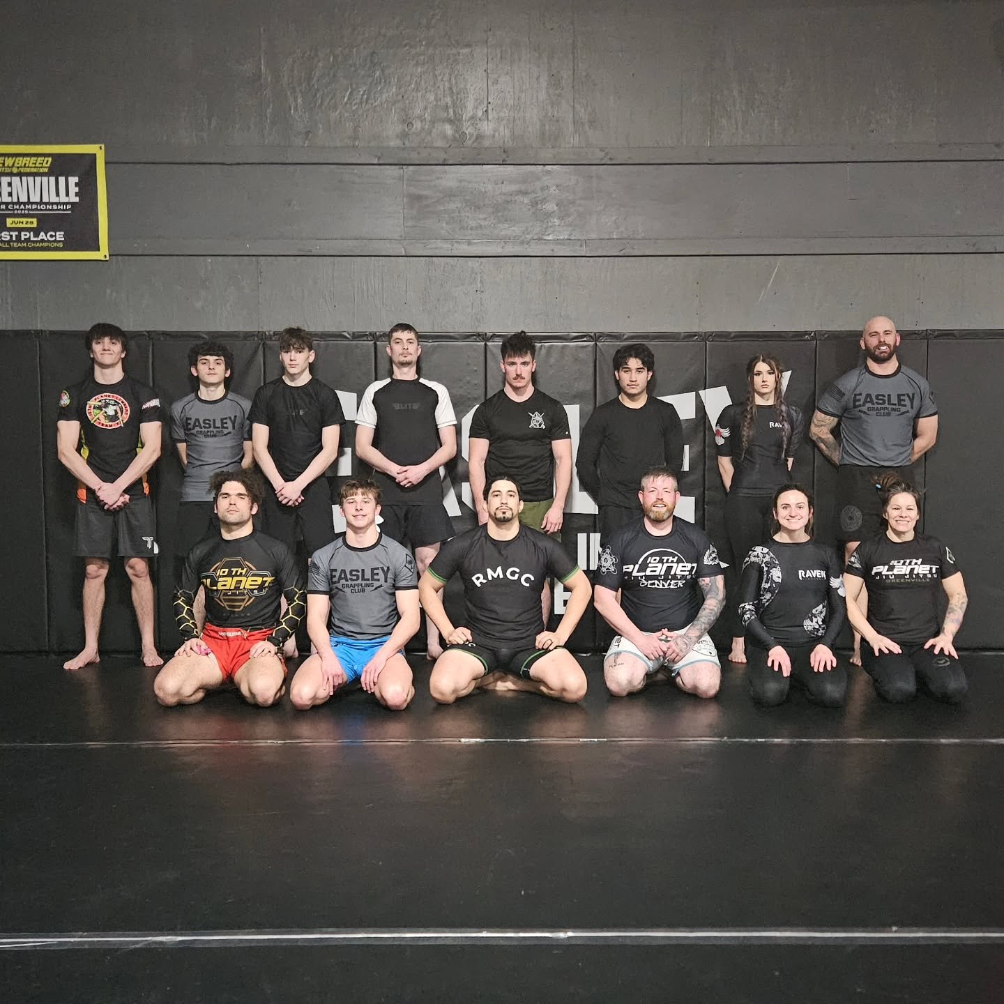 Monday's at The Club 😎🔥

Tomorrow we're back for:
-6:00 AM Mixed Level Jiu-Jitsu 
-6:00 PM Takedown Fundamentals 
-7:00 PM Mixed Level Jiu-Jitsu 
.
.
.
.
#EGC #EasleyGrapplingClub #NoGi #JiuJitsu #Wrestling