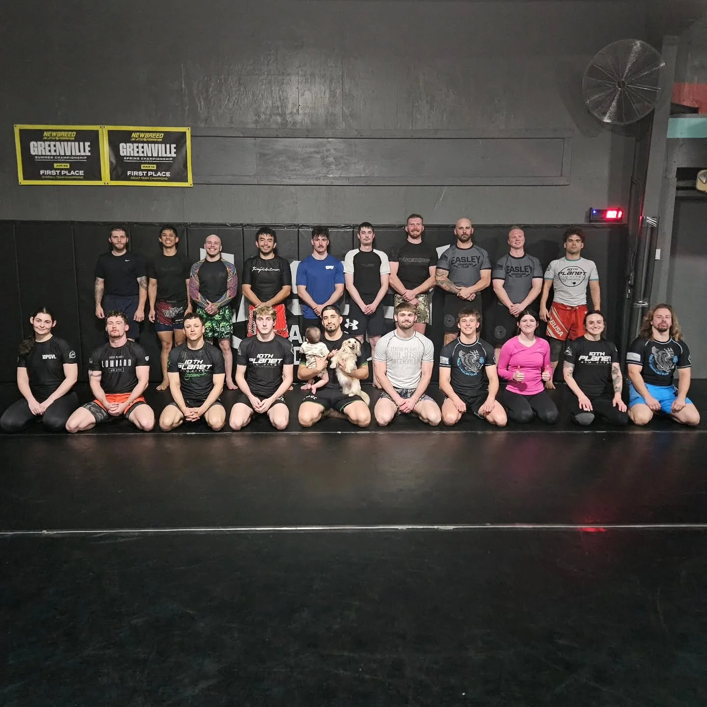It was family night at the Club tonight! 

Tomorrow we're back to work:
-6:00 PM Jiu-Jitsu Fundamentals 
-7:00 PM Mixed Level Jiu-Jitsu 
-8:30 PM Club Wrestling
.
.
.
.
#EGC #EasleyGrapplingClub #NoGi #JiuJitsu #Wrestling