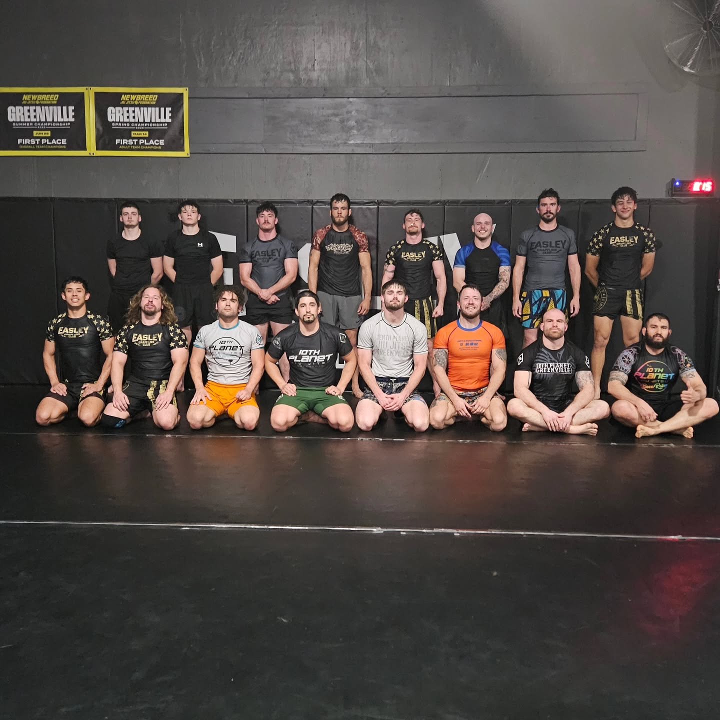 When @Kaz10P swings by for TRT and is feeling like today might be the day......

🚨Spoiler Alert🚨 it was in fact, not the day. 
.
.
.
.
#EGC #EasleyGrapplingClub #NoGi #JiuJitsu #Wrestling