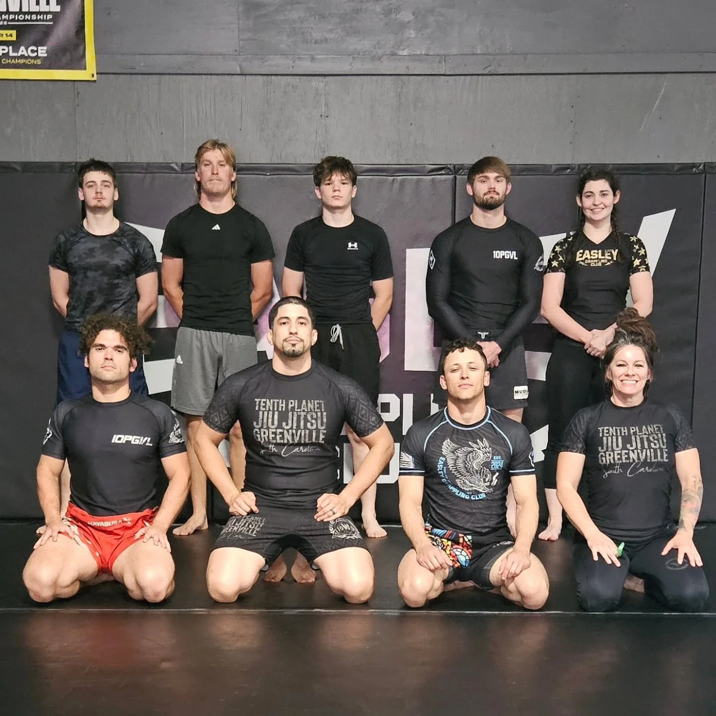 Focused on the details with the Tuesday Night crew at the Club!

We're back tomorrow: 
-6:00 PM Jiu-Jitsu Fundamentals 
-7:00 PM Mixed Level Jiu-Jitsu 
-8:30 PM Club Wrestling
.
.
.
.
#EGC #EasleyGrapplingClub #NoGi #JiuJitsu #Wrestling
