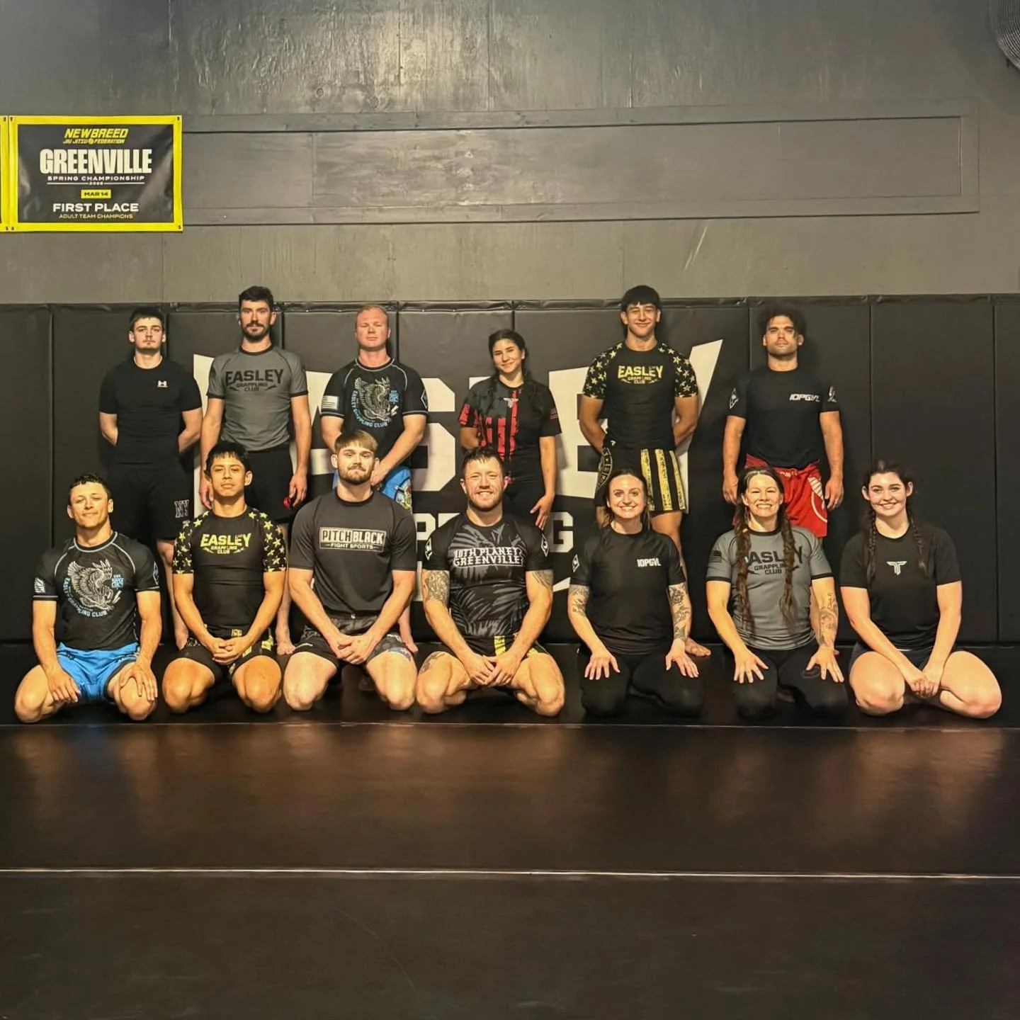 @TheKingKota10P dropping some knowledge on the Club tonight! 🔥🙌🏼🔥

Tomorrow we're back:
-6:00 PM Jiu-Jitsu Fundamentals 
-7:00 PM Mixed Level Jiu-Jitsu 
-8:30 PM Club Wrestling
.
.
.
.
#EGC #EasleyGrapplingClub #NoGi #JiuJitsu #Wrestling