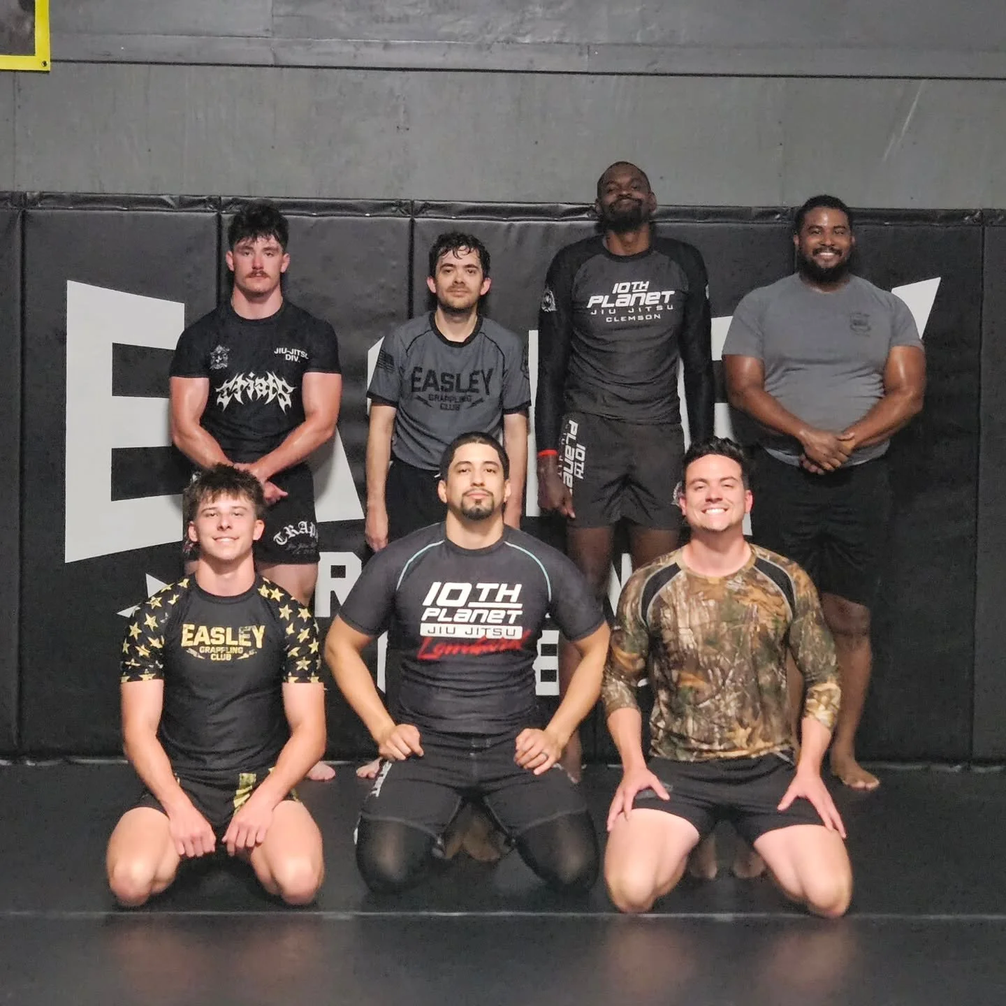 Tuesdays &amp; Thursdays we roll at 6 AM 🌅

Best way to start your day, especially heading into the holiday weekend! 
.
.
.
.
#EGC #EasleyGrapplingClub #NoGi #JiuJitsu #Wrestling