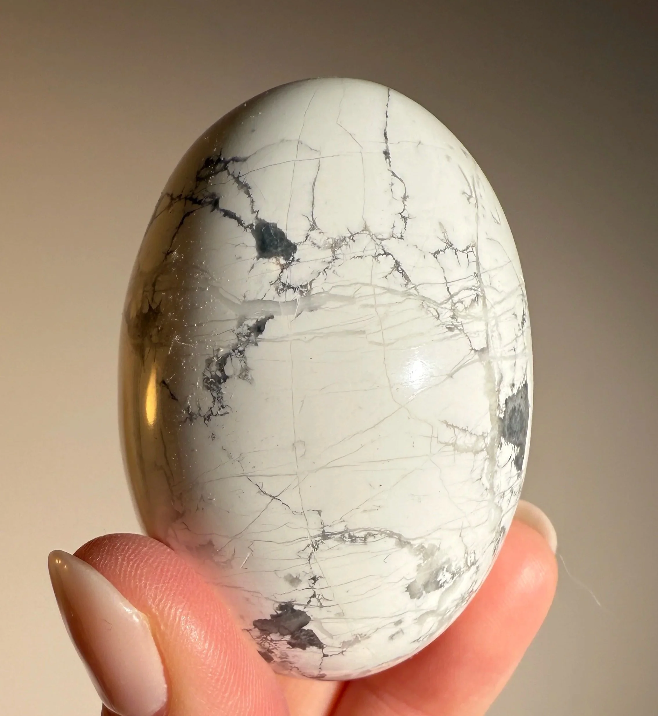 Howlite Egg