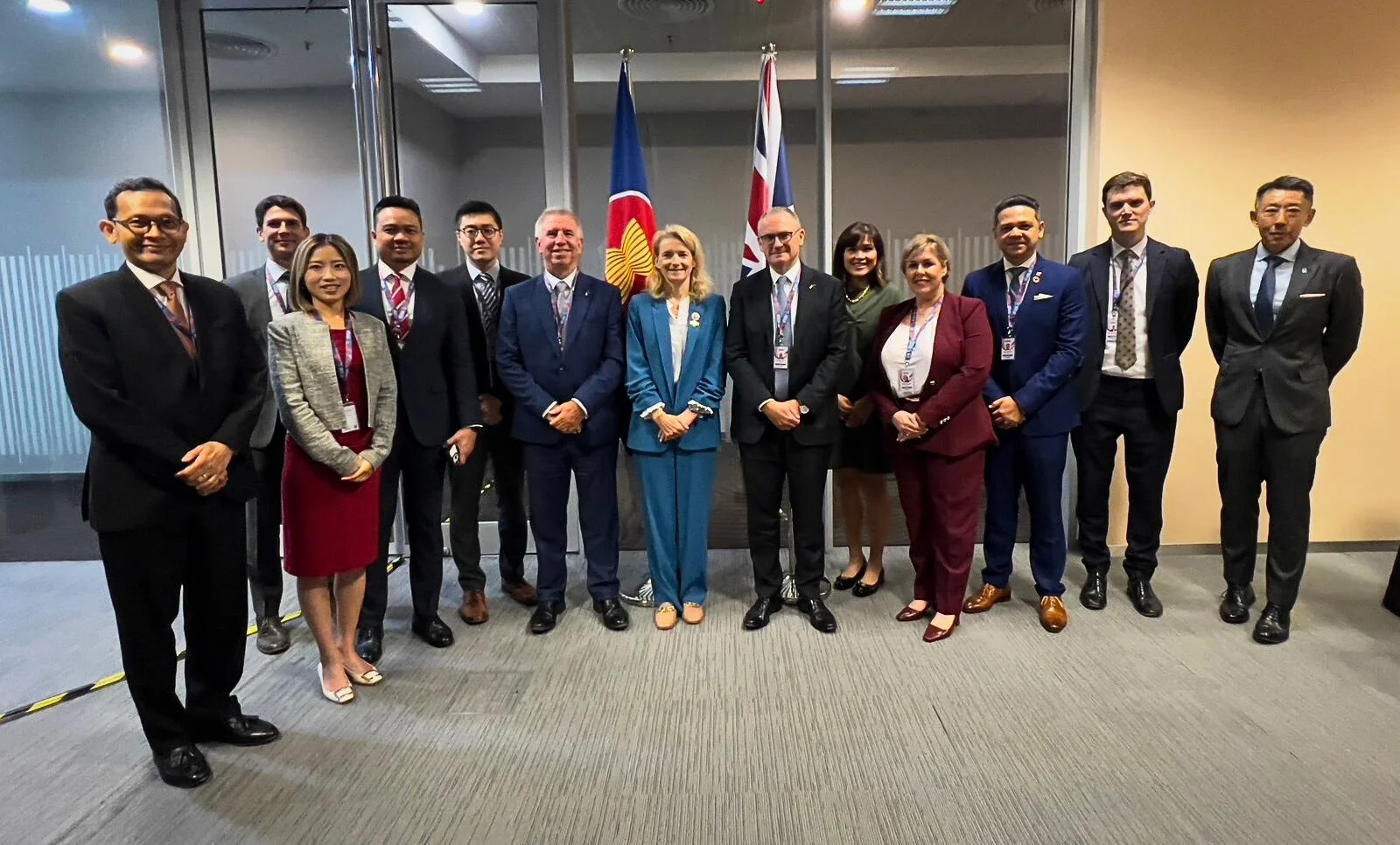 UKABC Business Delegation Meets DBT Minister Liz Lloyd at AEM.jpg