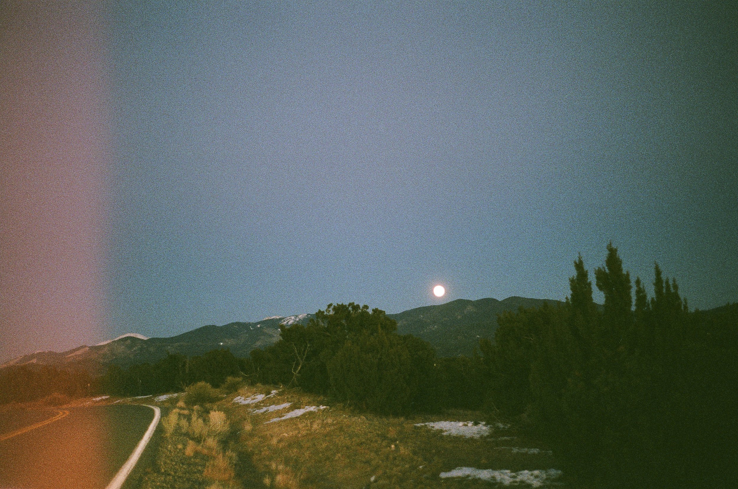 moon.jpg