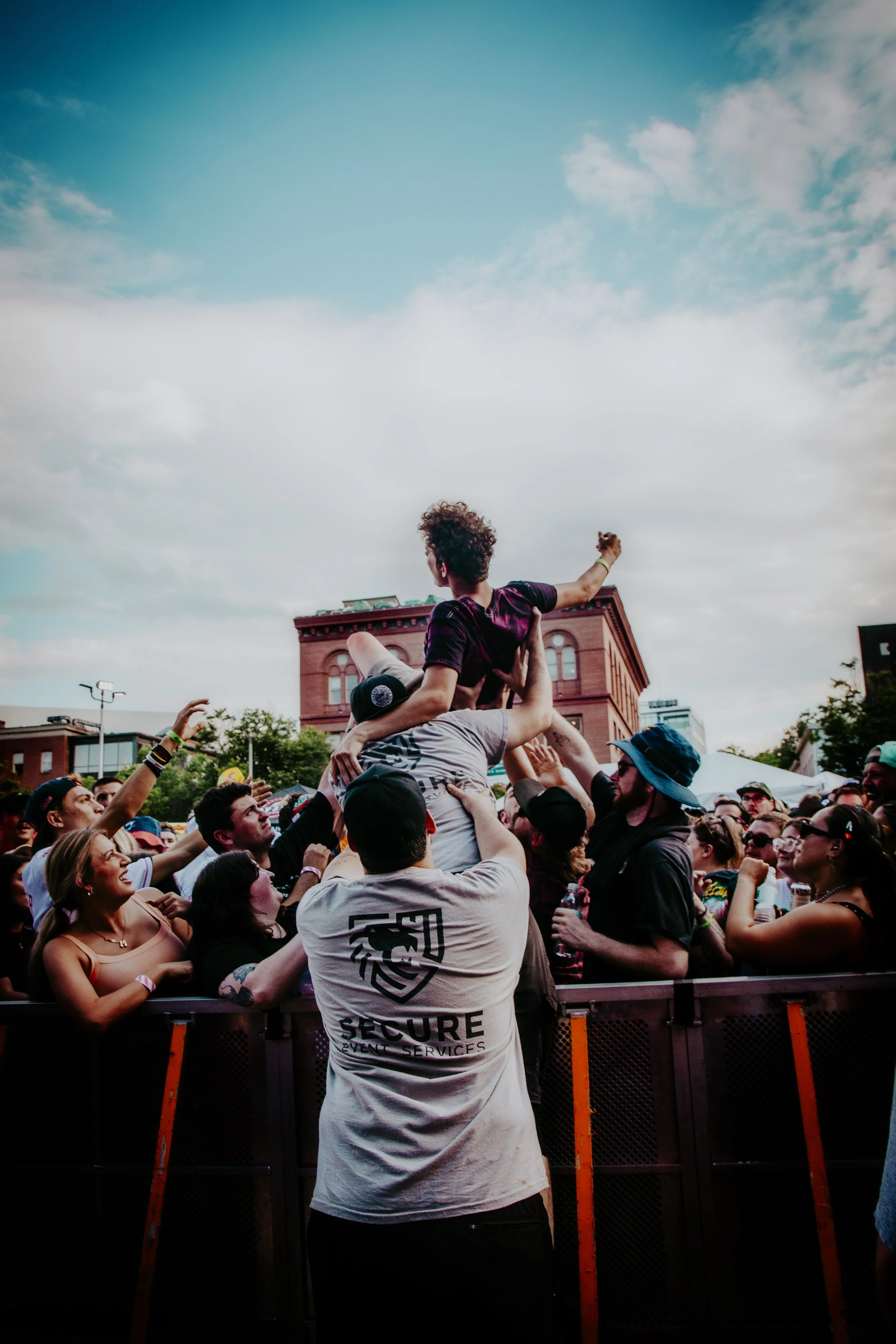 knuckle puck-01 copy.jpg