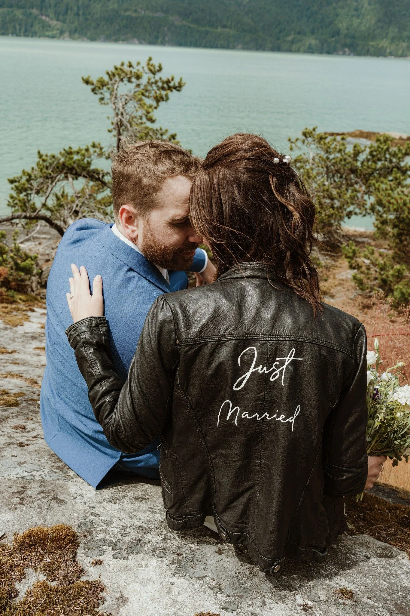 Chantelle + JD won our adventurous Squamish elopement package giveaway earlier this year, and boy oh boy&hellip; it was beyond what I could have imagined 🤯💛

@squamish_watersports made this SO much fun 🚤✨ Their staff were unbelievable! We zipped a
